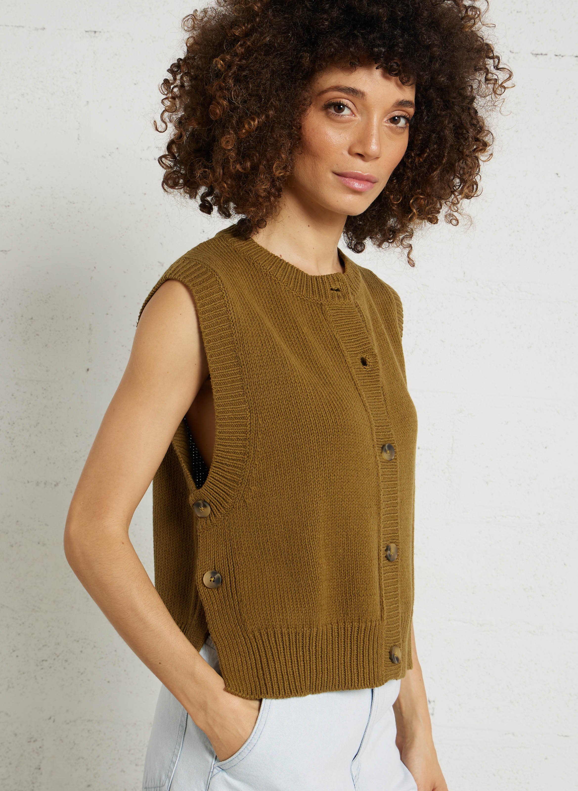 Ärmellose einfarbige Baumwoll-Strickjacke BELLA JONES