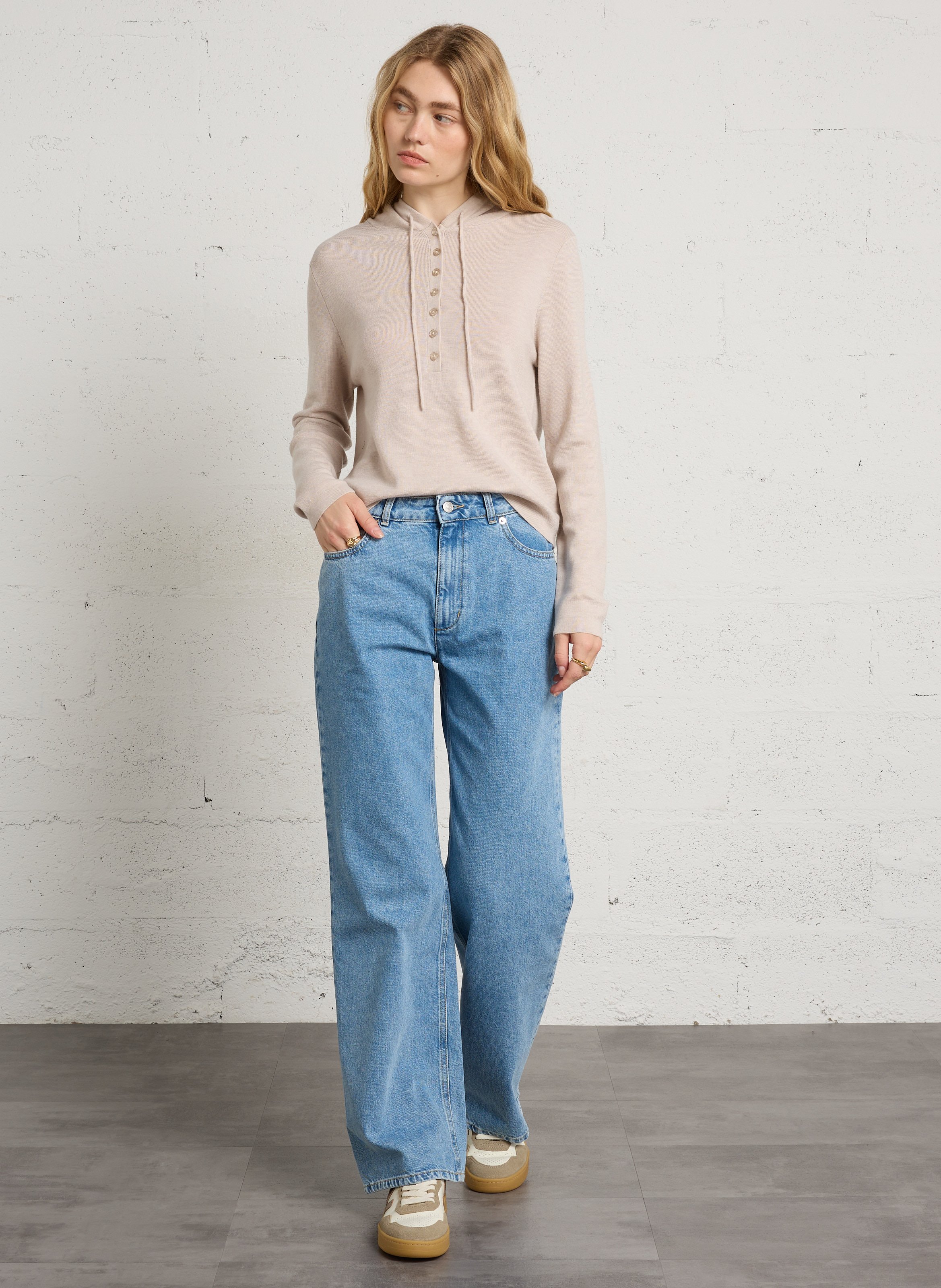 Pull fin boutonné à capuche en laine BERENICE Beige
