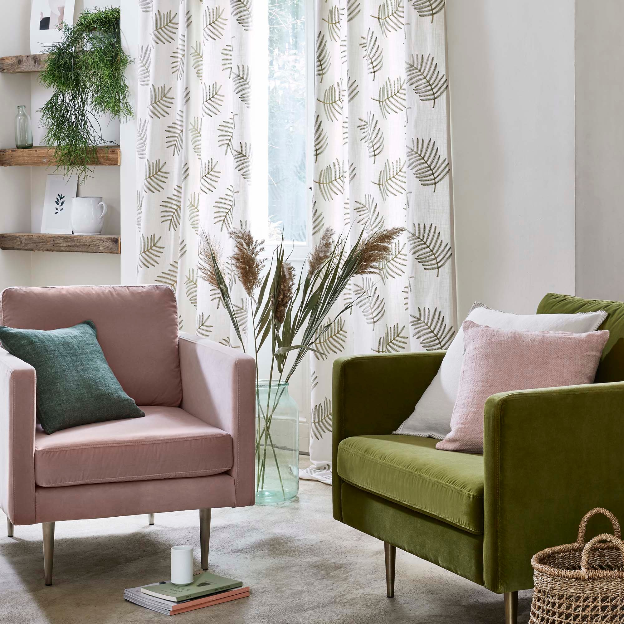 Curtain with gathering tape White