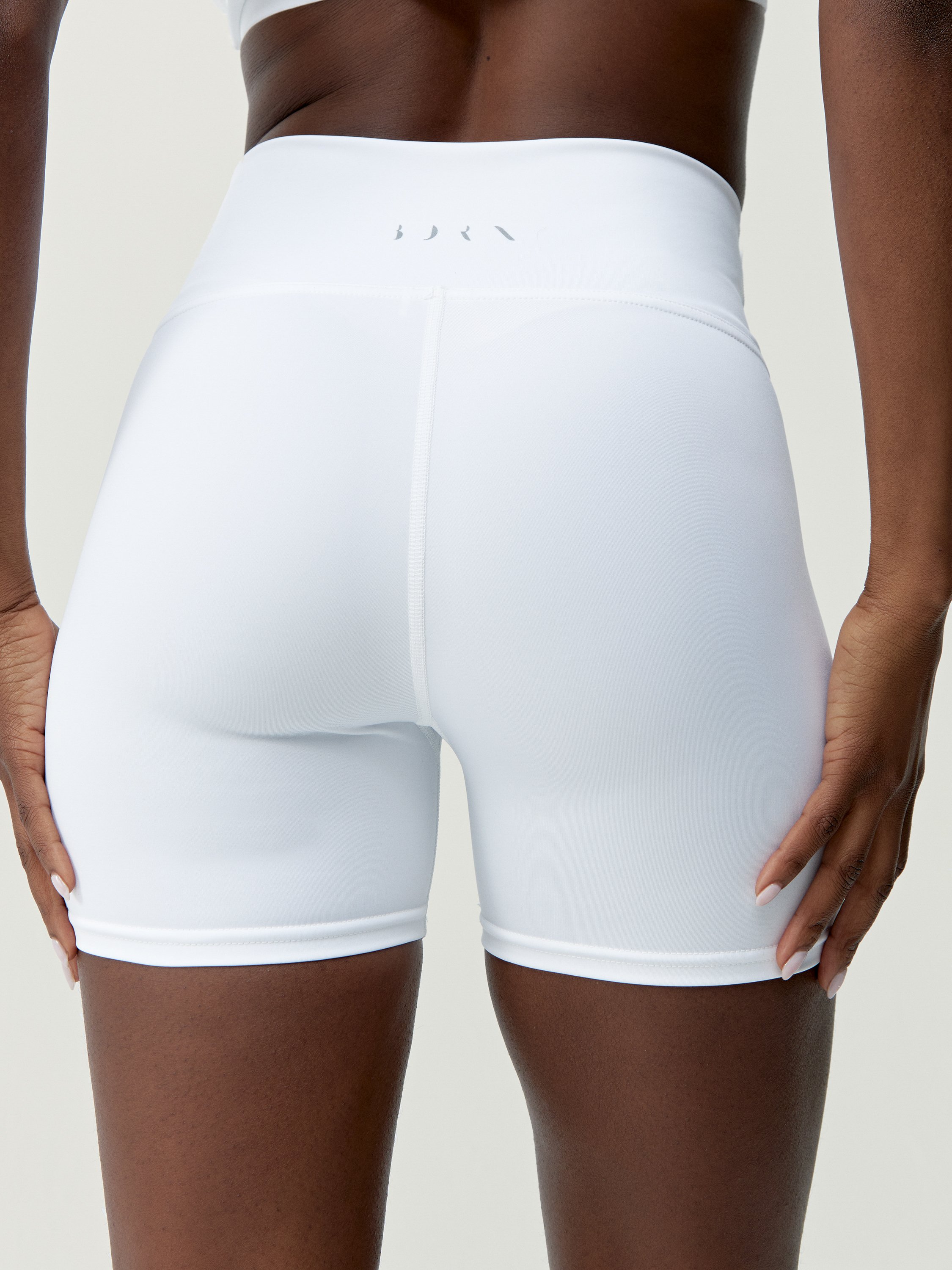 Short women's sports cycling VOLEA BORN White