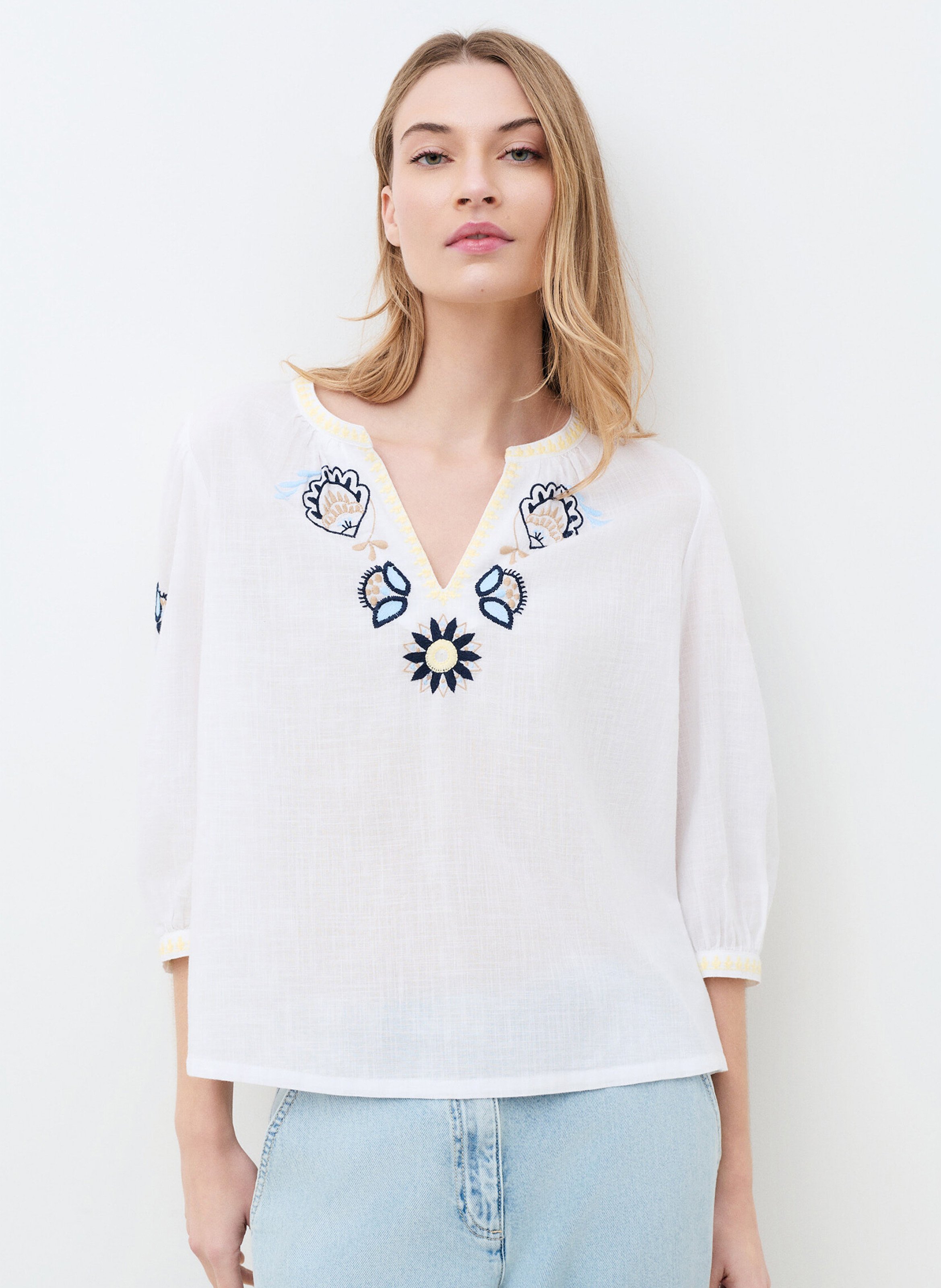 Ruimvallende, katoenen blouse met tuniekhals CAROLL Wit