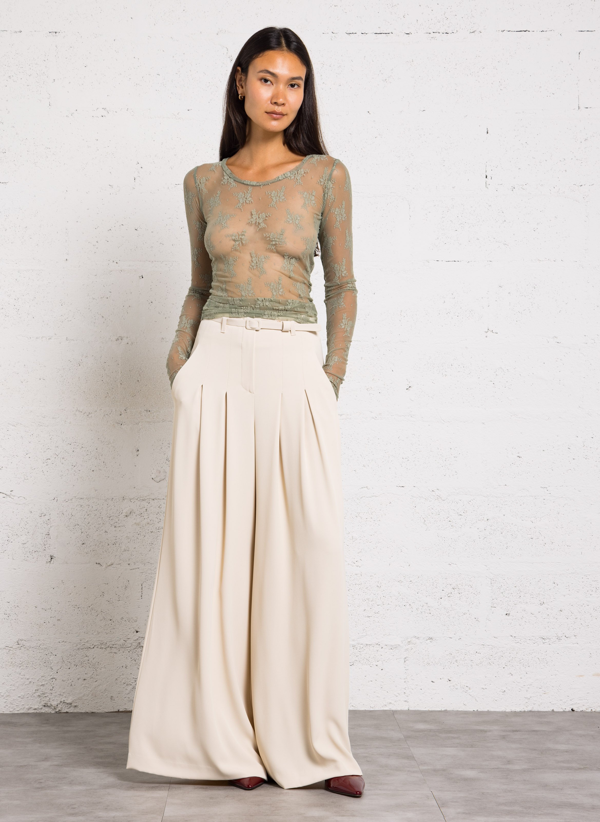 Round neck t-shirt with floral embroidery IMPERIAL Green