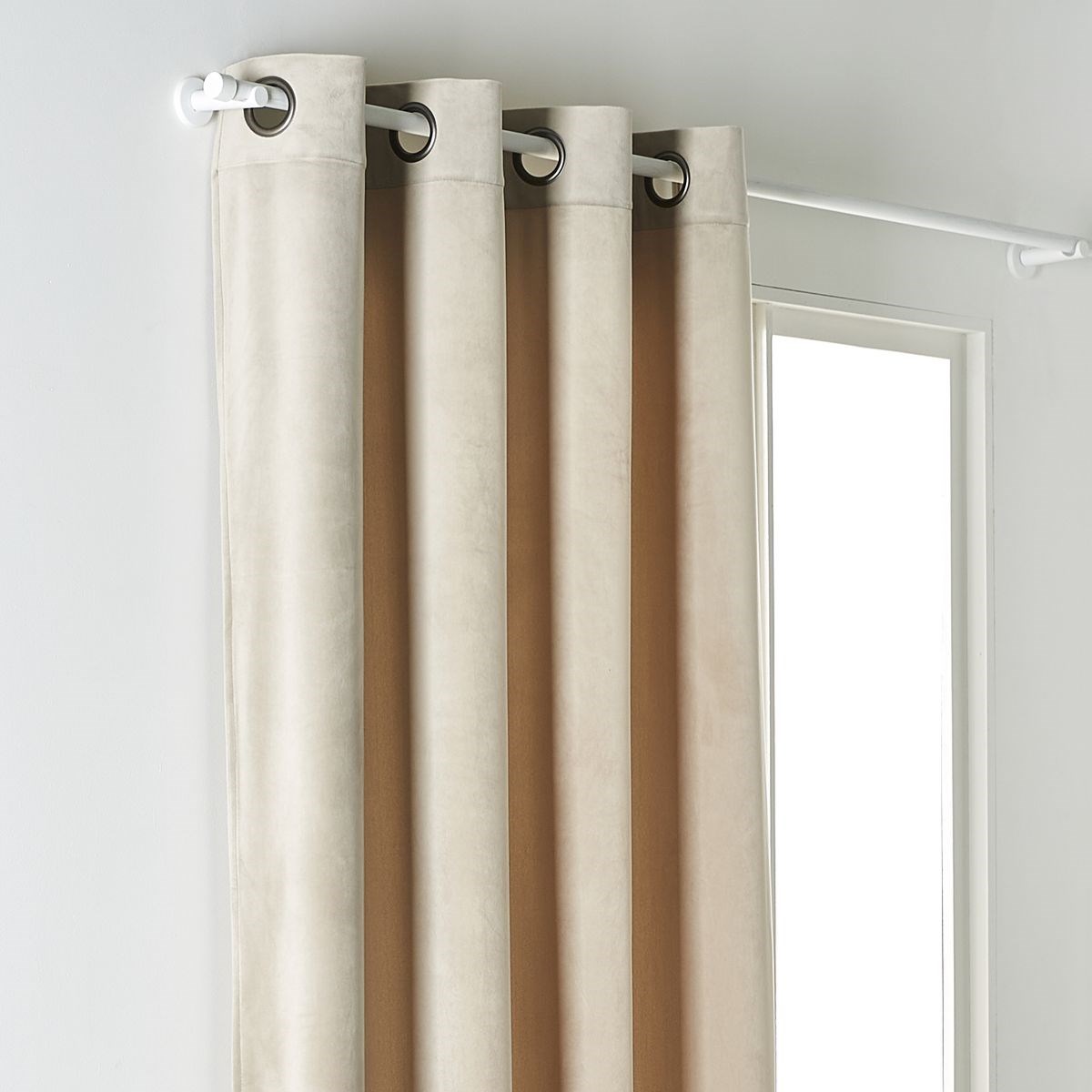 Plain curtain with eyelets Beige