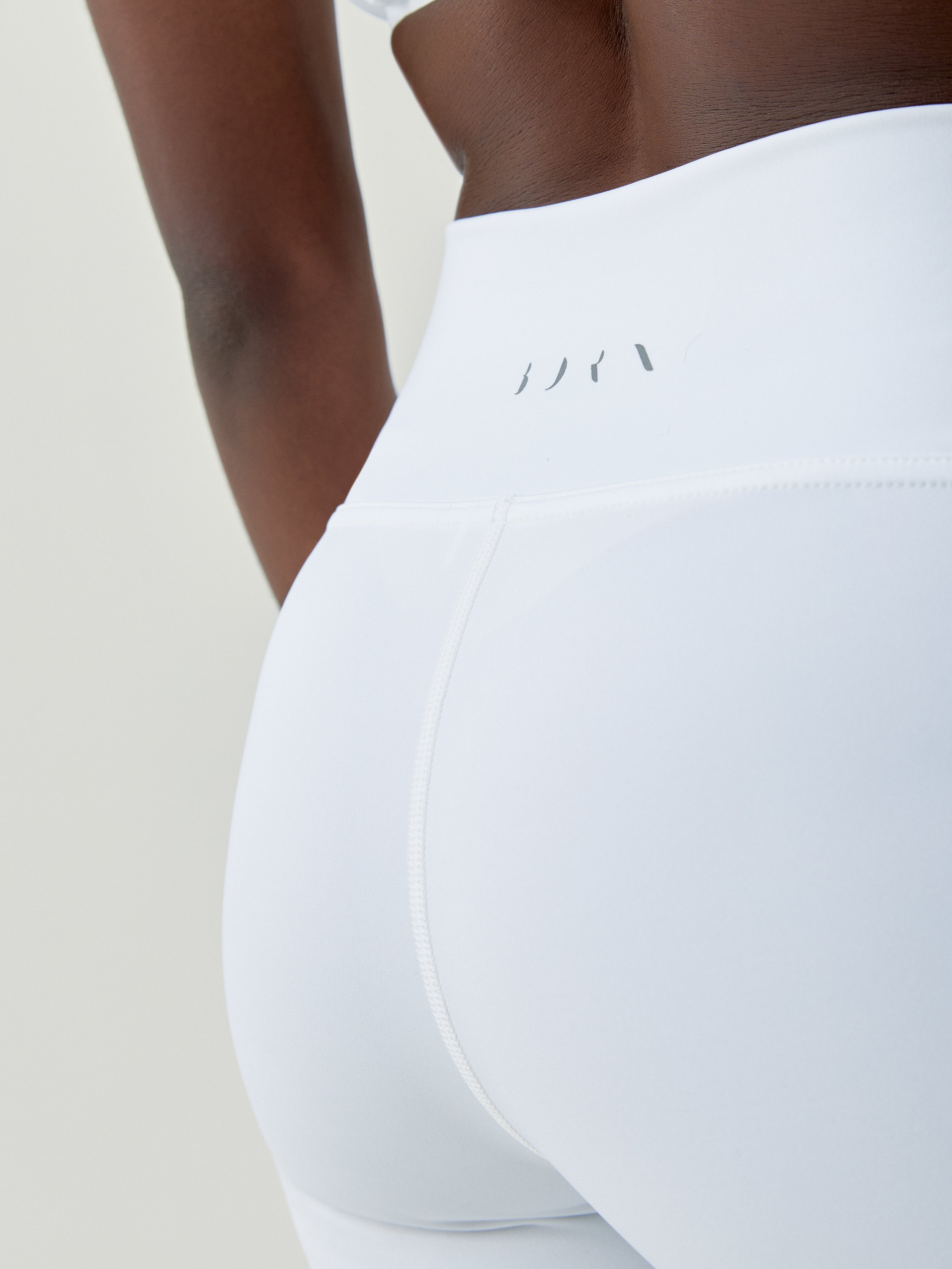 Short women's sports cycling VOLEA BORN White