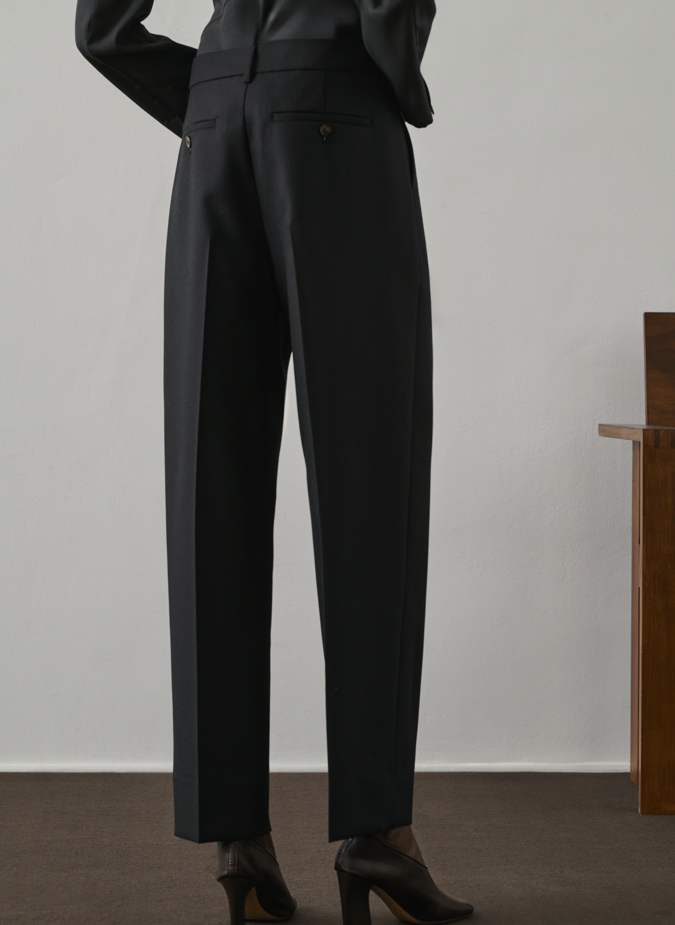 Pleated wool pants SOEUR Black