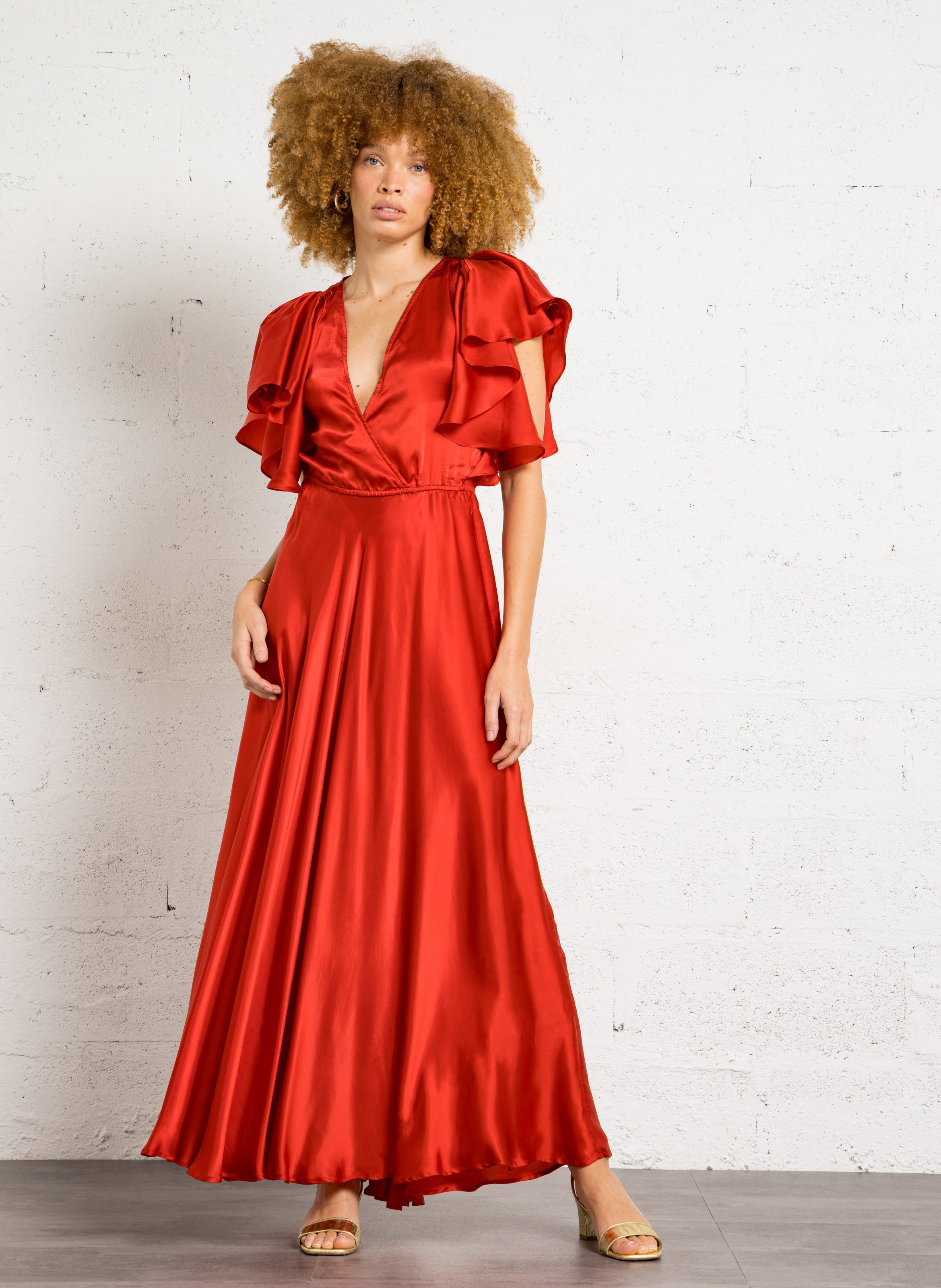 Long v-neck satin dress MES DEMOISELLES Red