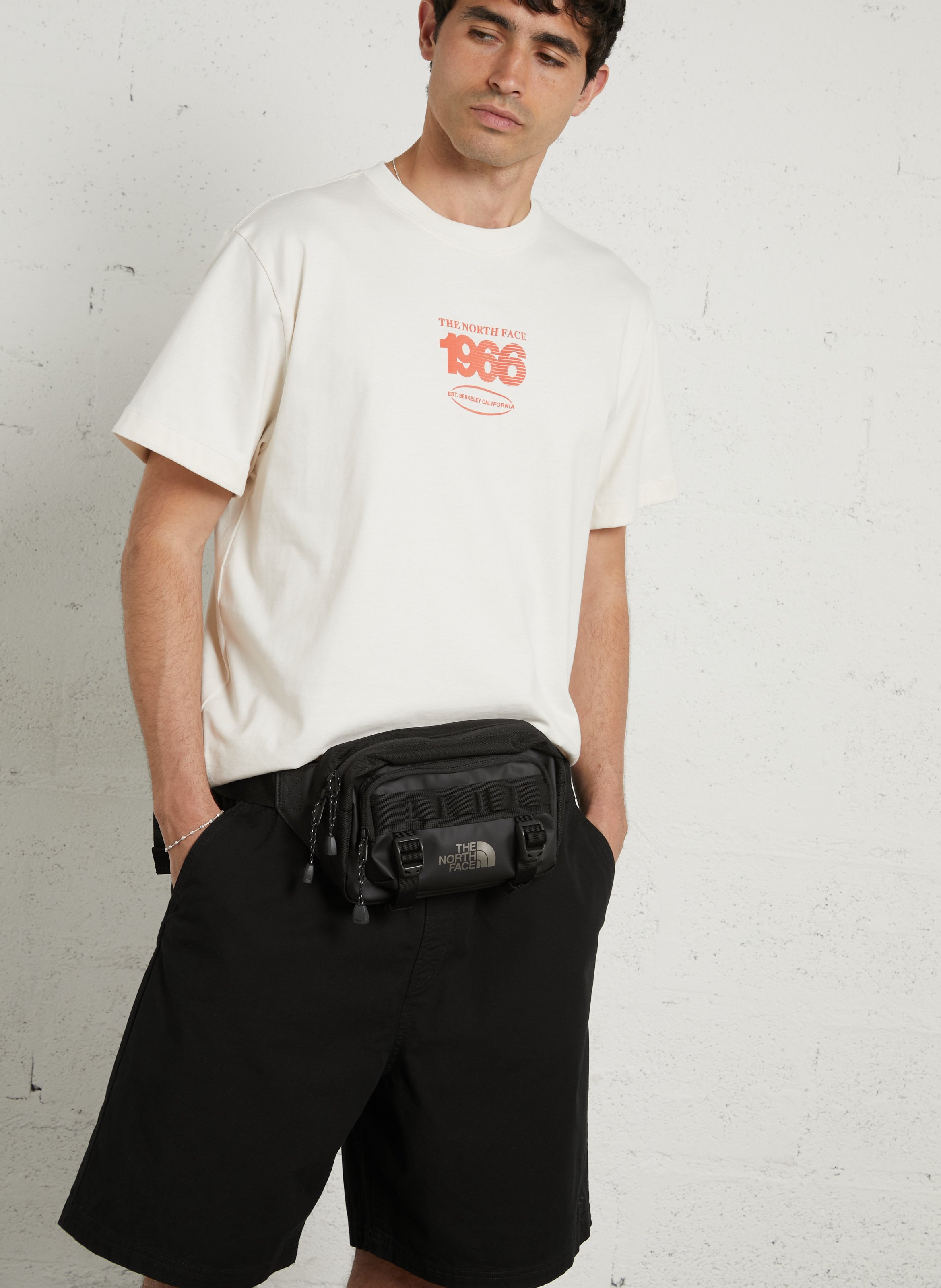 Sac banane zippé uni à sangle THE NORTH FACE Noir