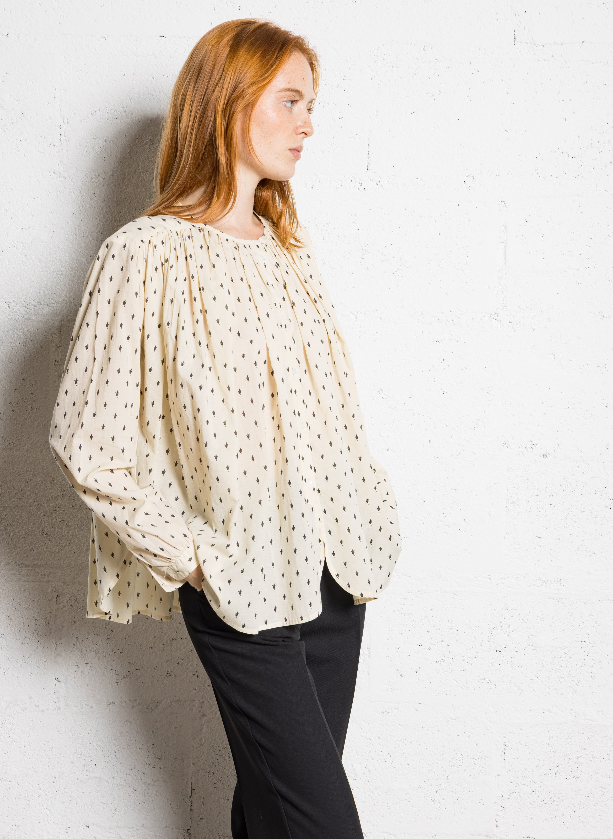 Wijde, katoenen blouse met ronde hals FEEKA Wit