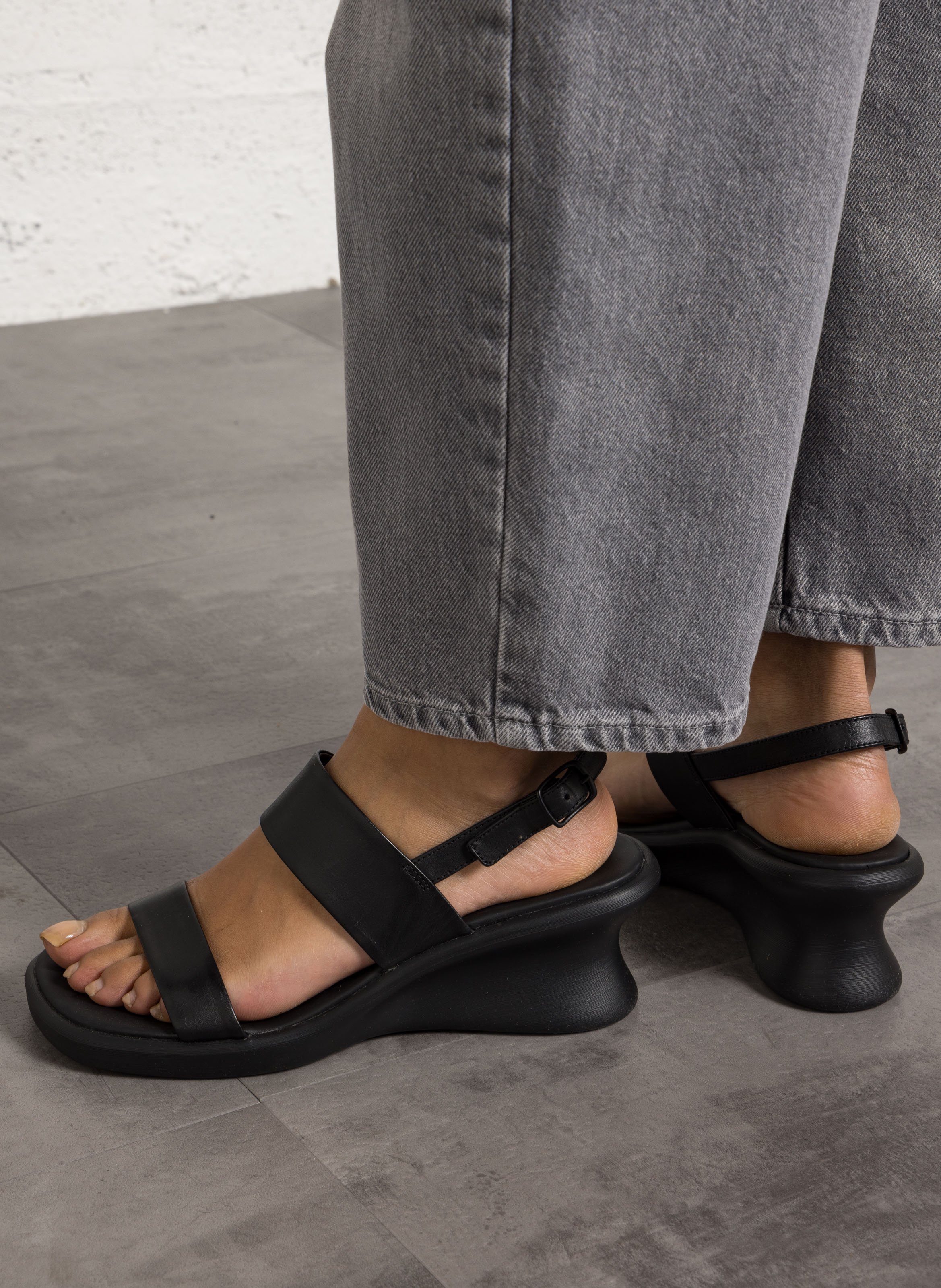 Alice heeled leather sandals CAMPER Black