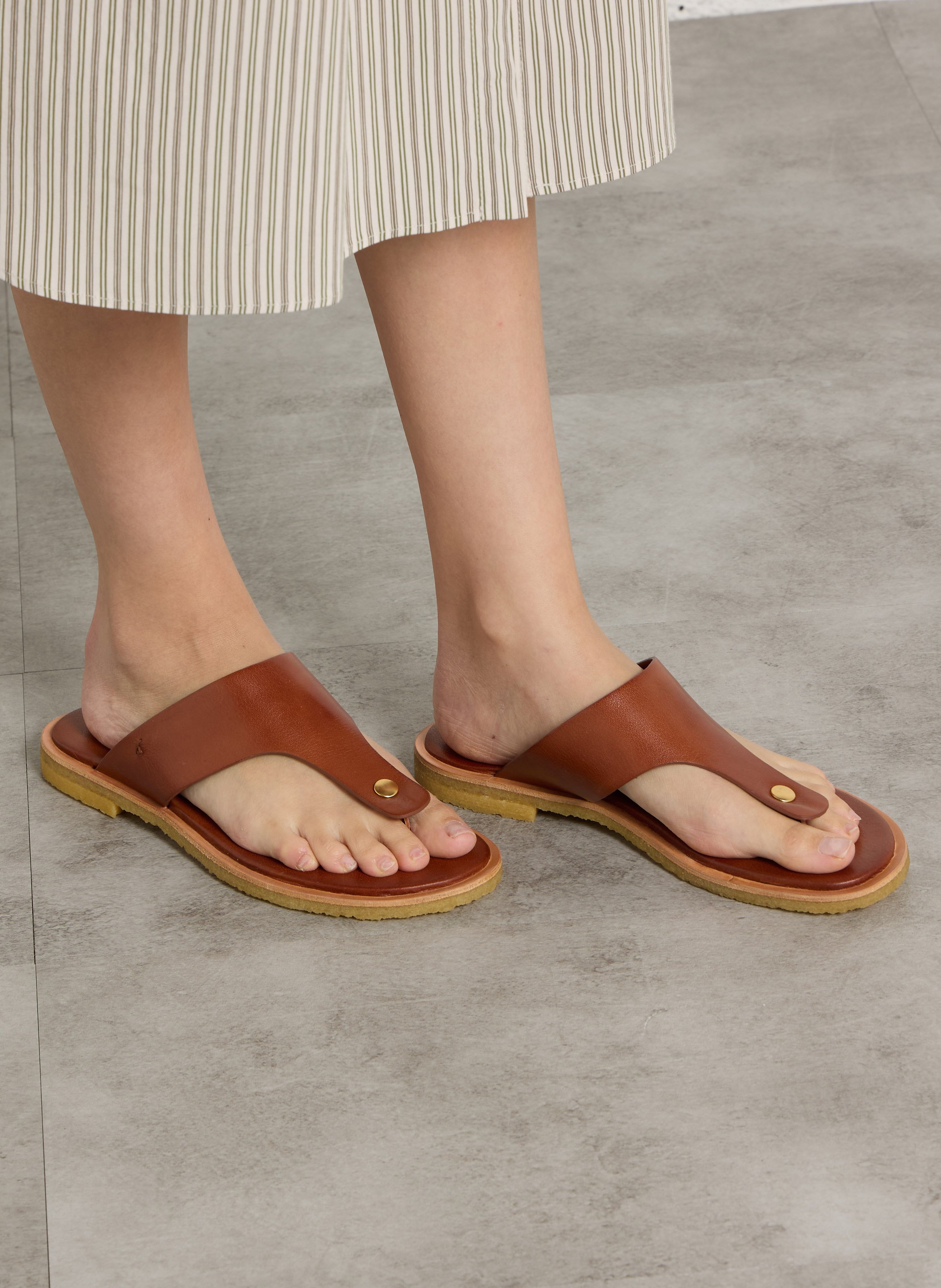 Sandales plates unies en cuir BILLI BI Marron