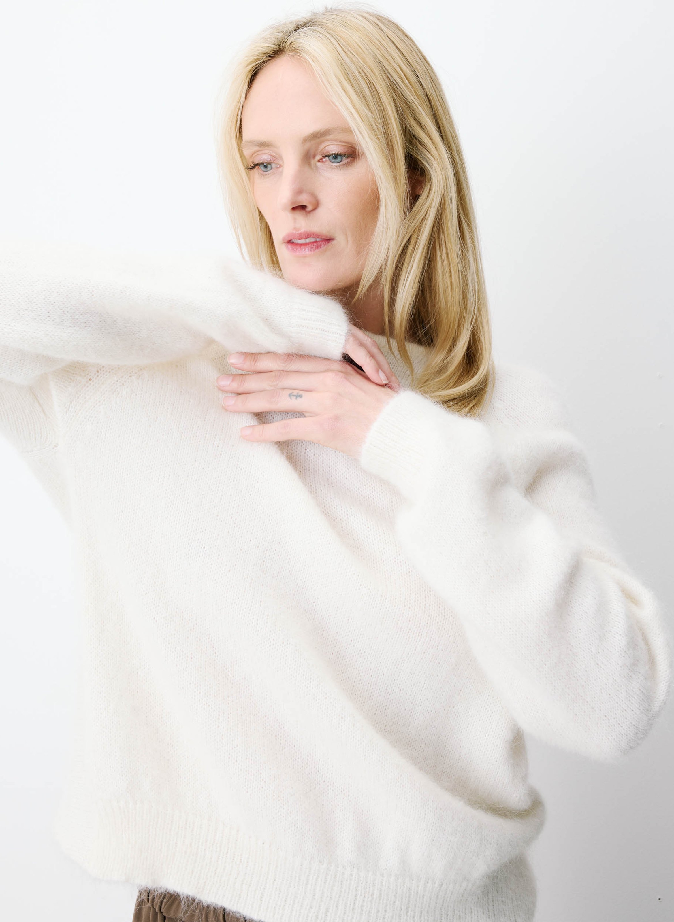 Oversized sweater with open back GRACE ET MILA White