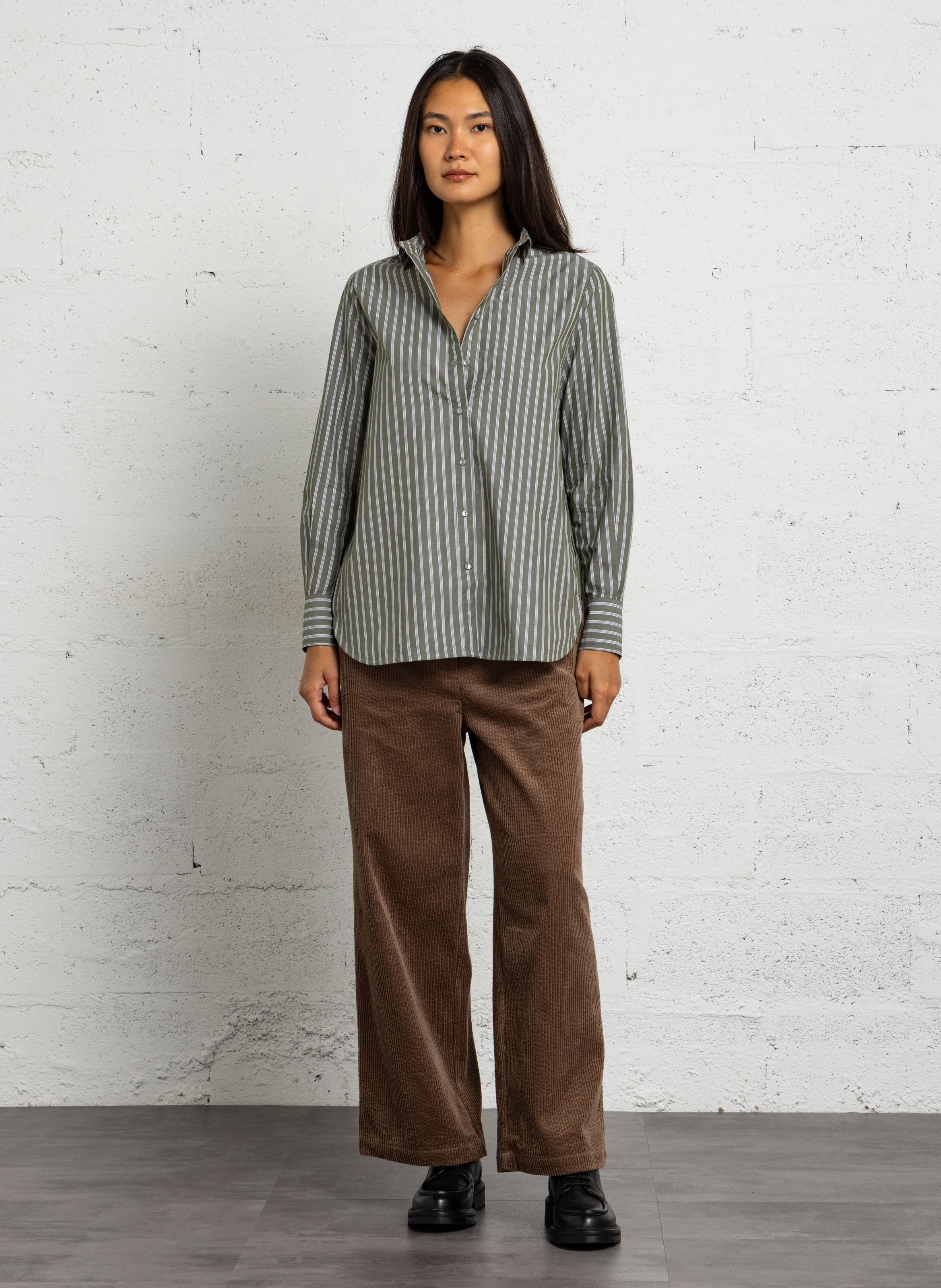 Chemise col classique en coton BELLA JONES Kaki