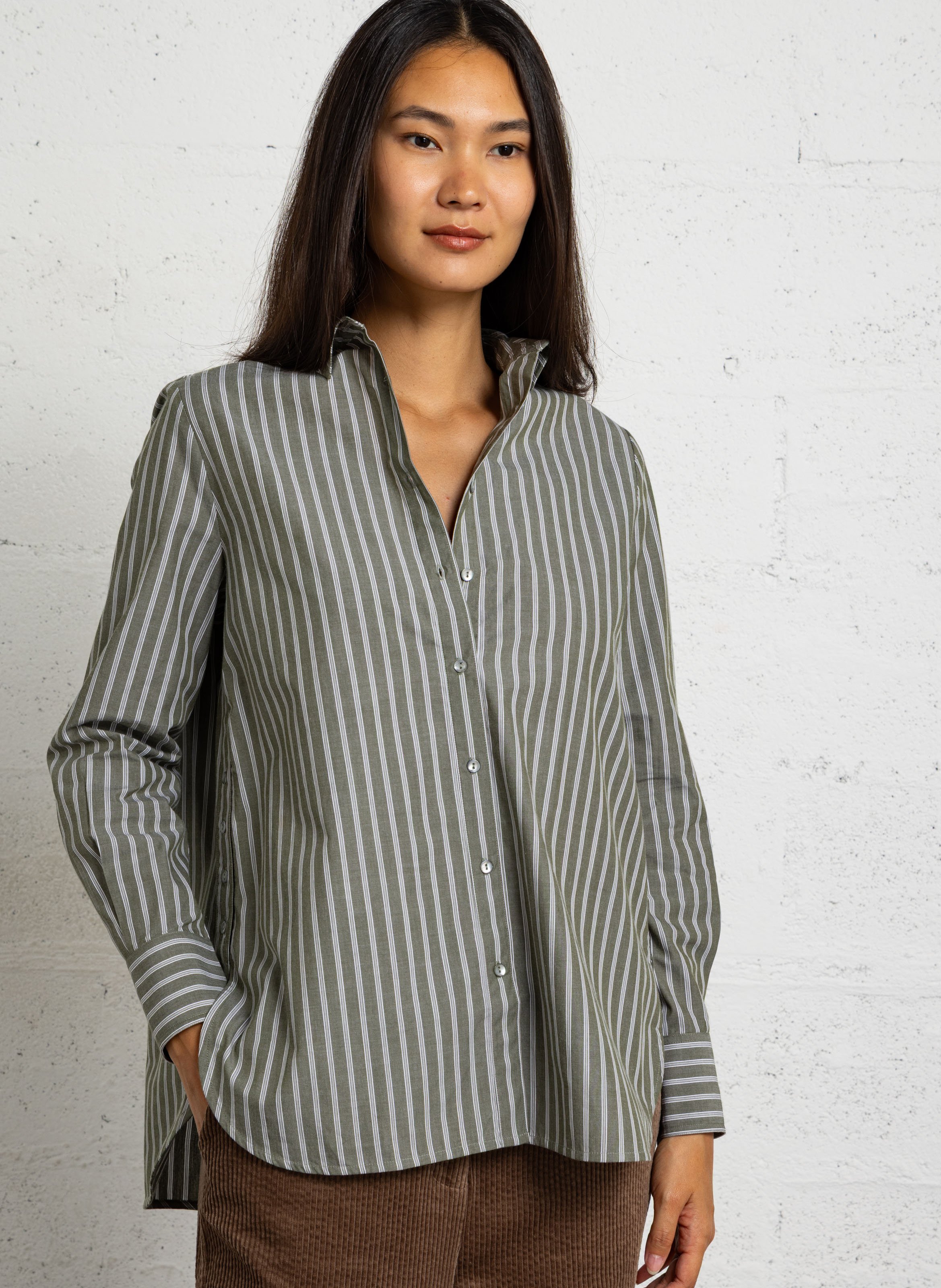 Chemise col classique en coton BELLA JONES Kaki