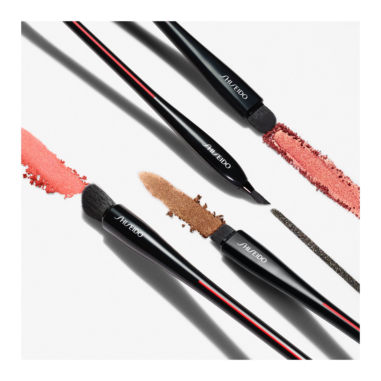 HANEN FUDE - Oogschaduwkwastje SHISEIDO No color