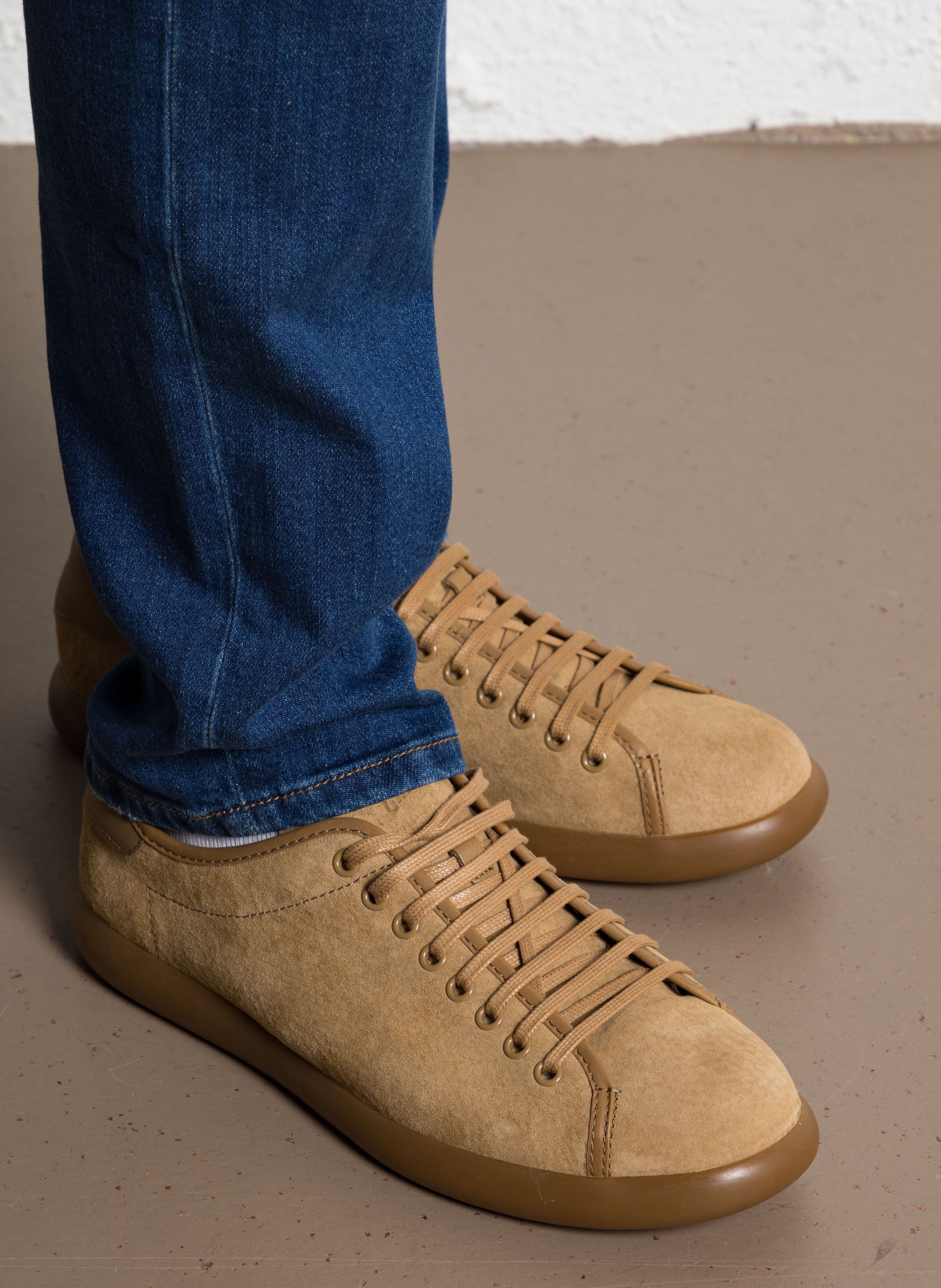 Sneaker basse in nabuk Marron Camper Uomo Place des Tendances