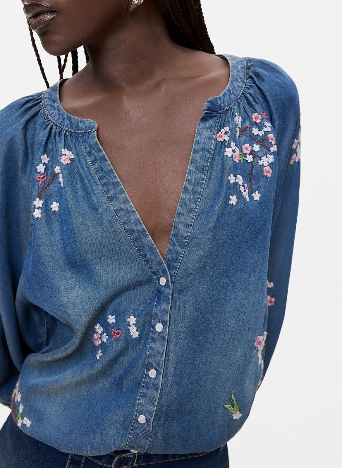 Kurzes besticktes Denimkleid DESIGUAL Blau