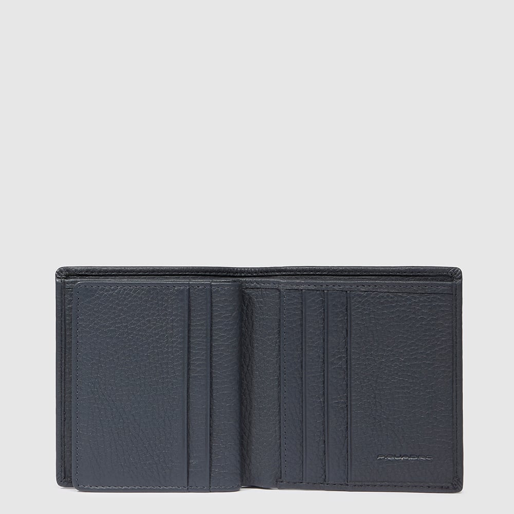 - 100% leather, - 6 cardholder slots, - 1 central compartment, - Size: L10 x H7 cm. PIQUADRO Blue