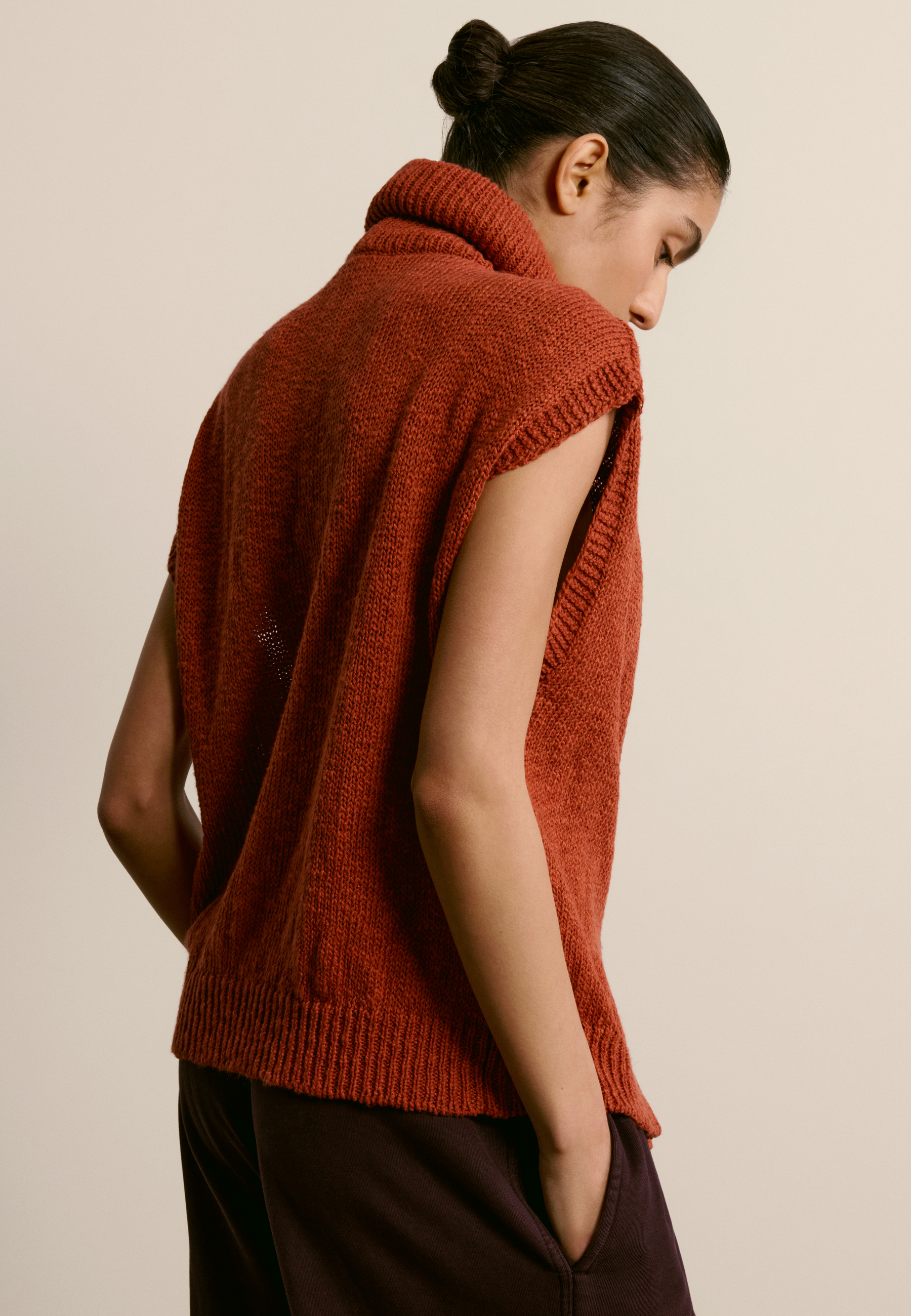 Short-sleeved zip-up cotton and linen vest MAISON MONTAGUT Brown