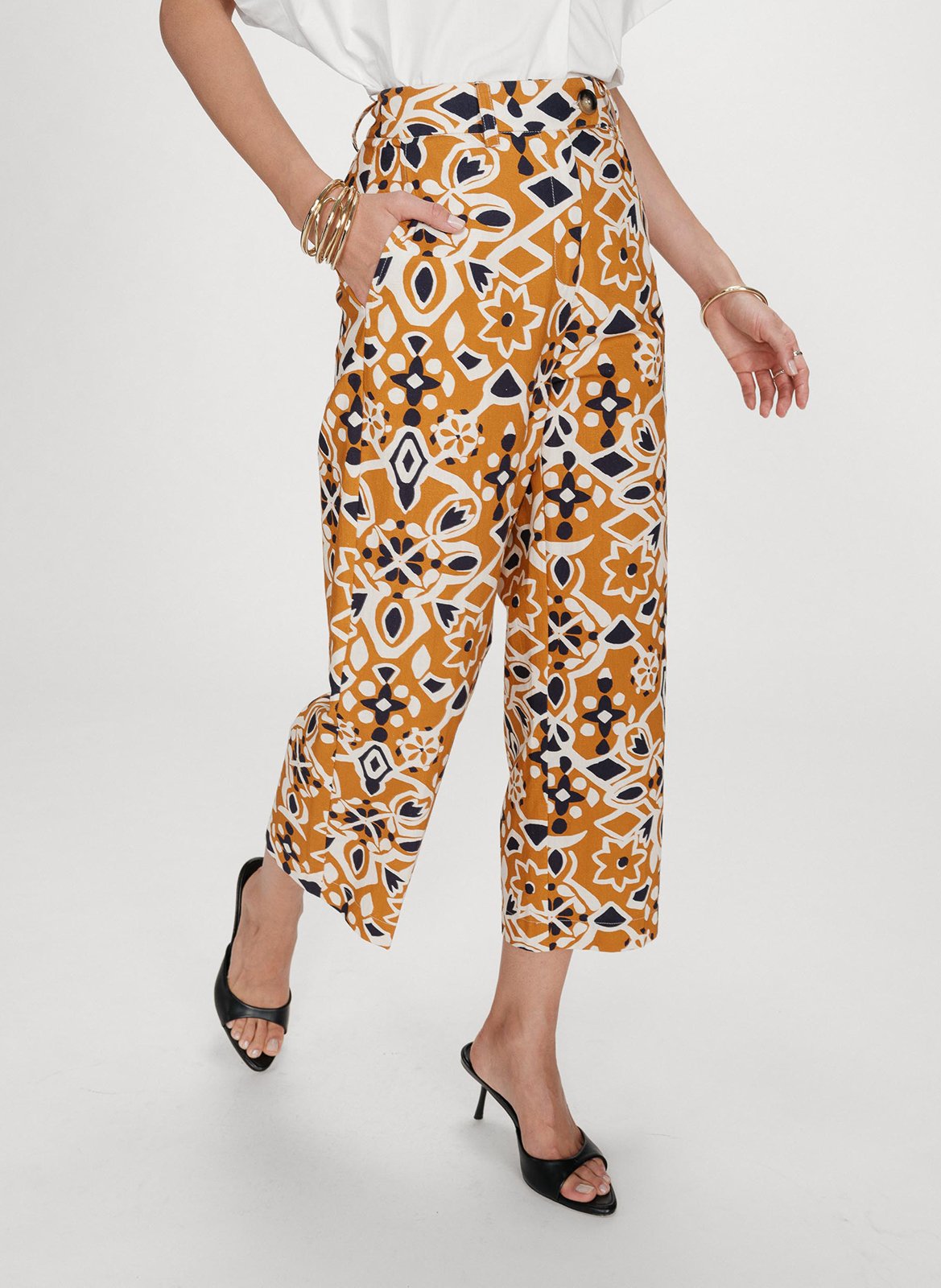 <p>High-waisted 7/8 length printed pants</p> GRACE ET MILA Orange