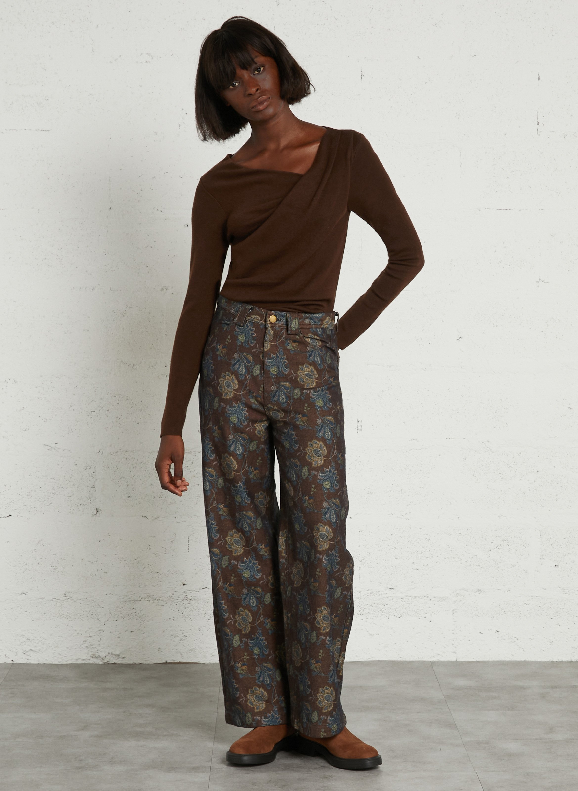 Eng anliegender Bootsausschnitt-Pullover SUNCOO Braun