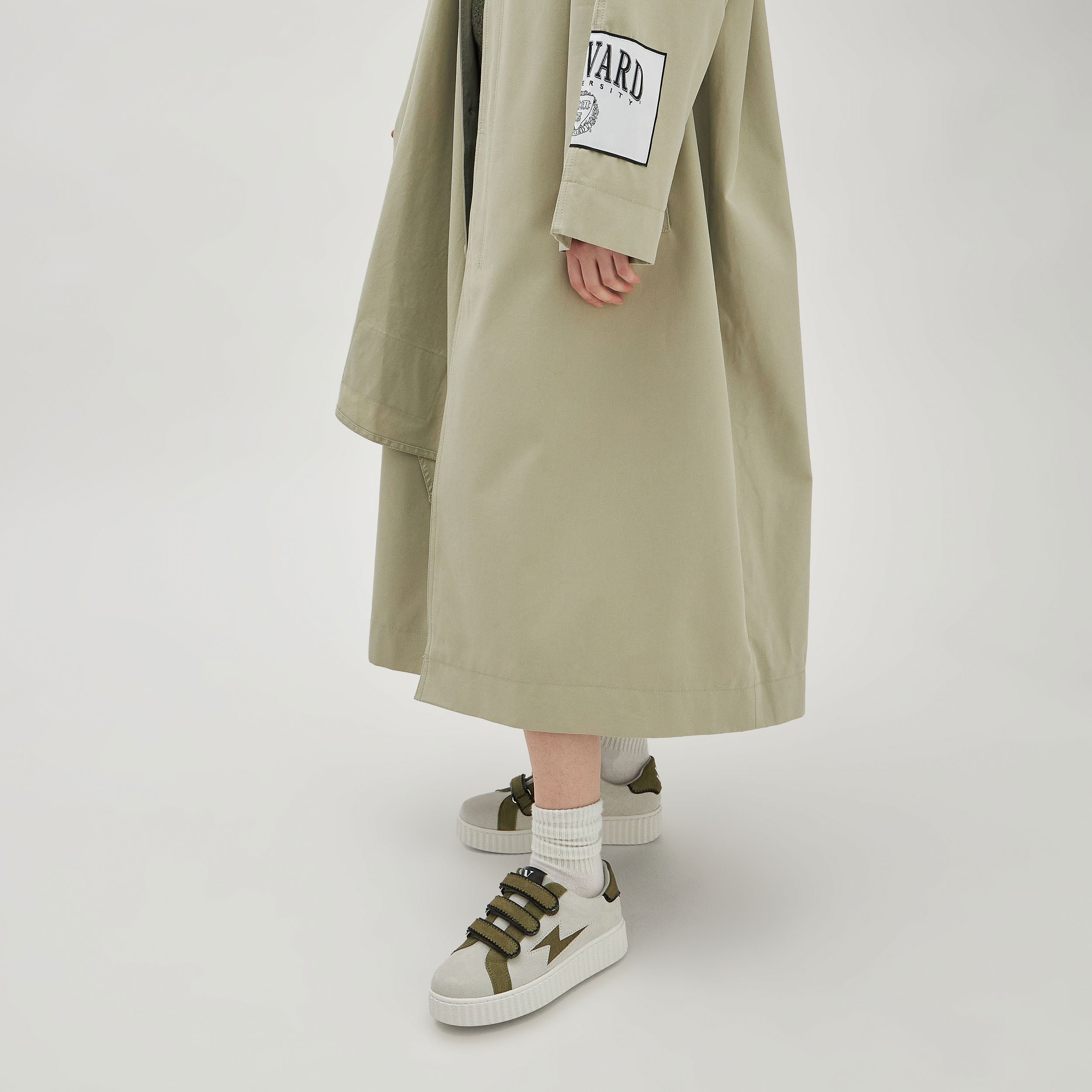 Low sneakers with scalloped Velcro straps VANESSA WU Green