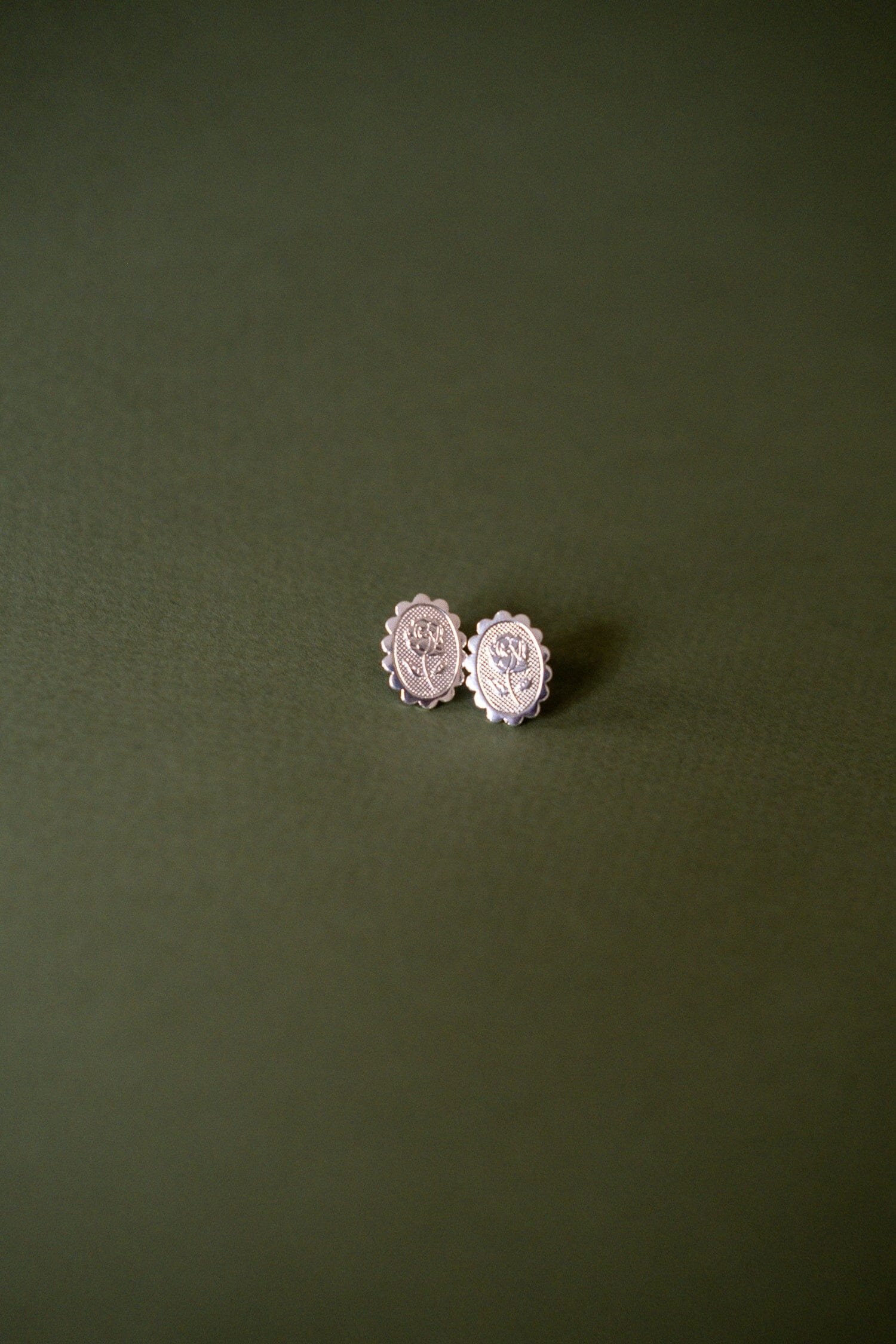 Gold-plated enamel flower stud earrings MONSIEUR SIMONE Silver