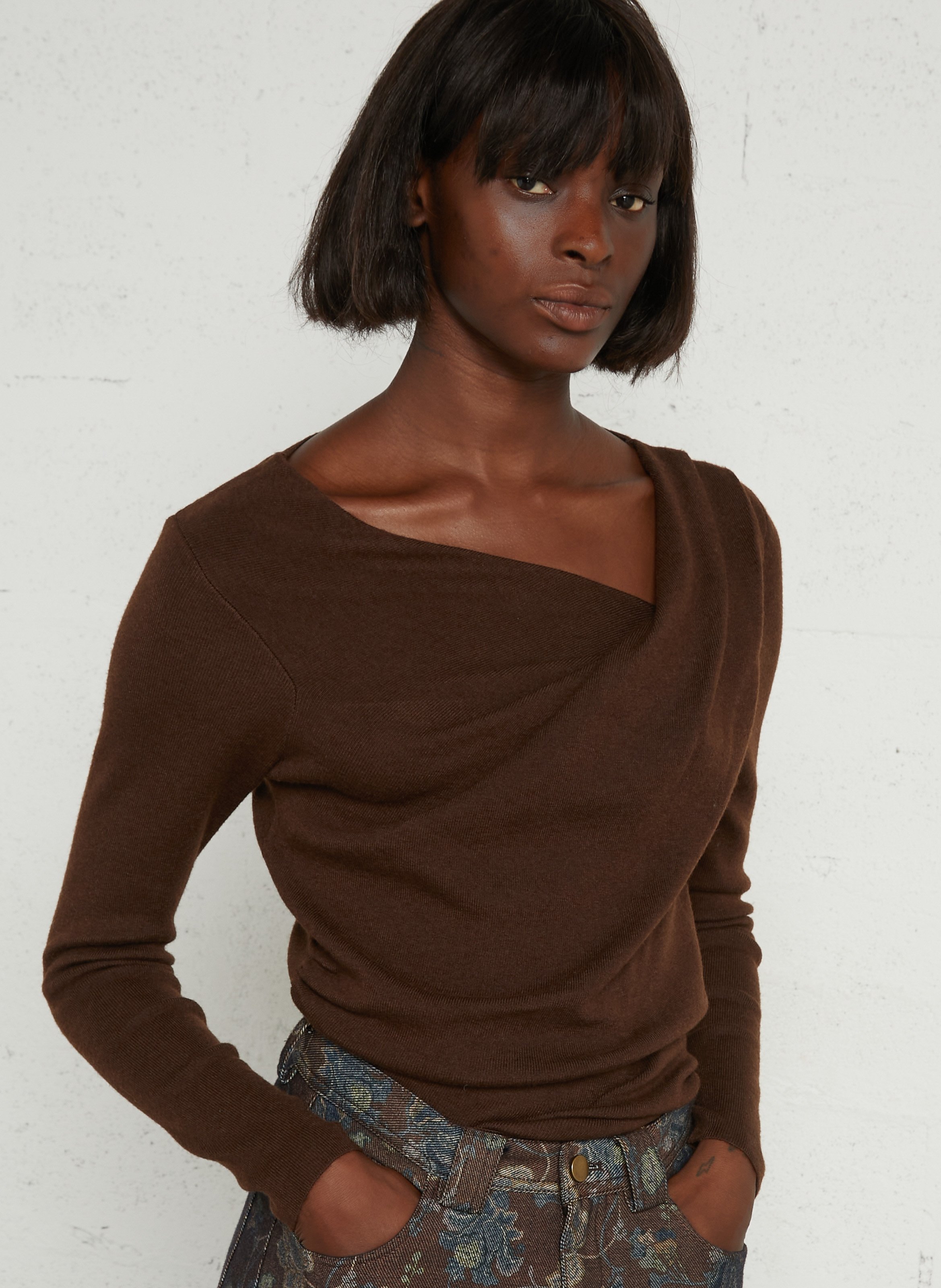 Eng anliegender Bootsausschnitt-Pullover SUNCOO Braun