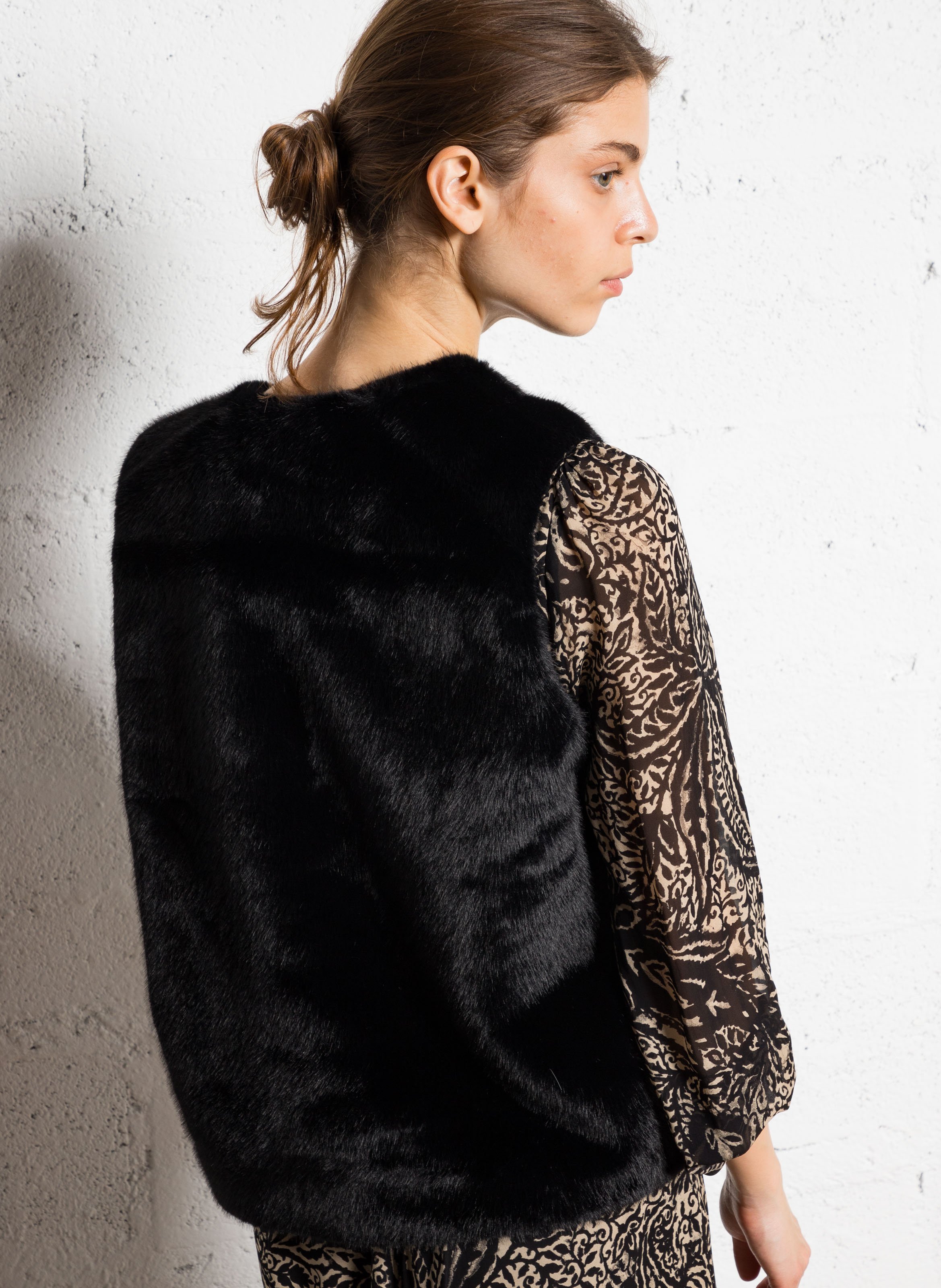 Veste col V effet fourrure  SUD EXPRESS Noir