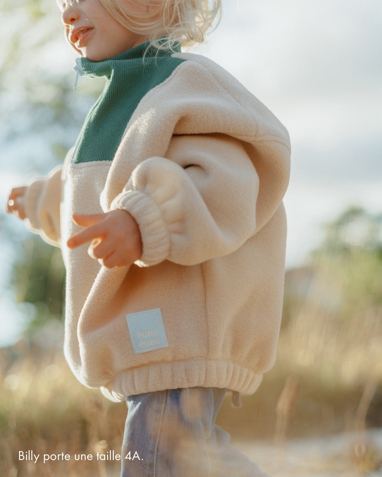 The Sun fleece sweatshirt made from recycled material with a zip-up collar. EMOI EMOI Beige