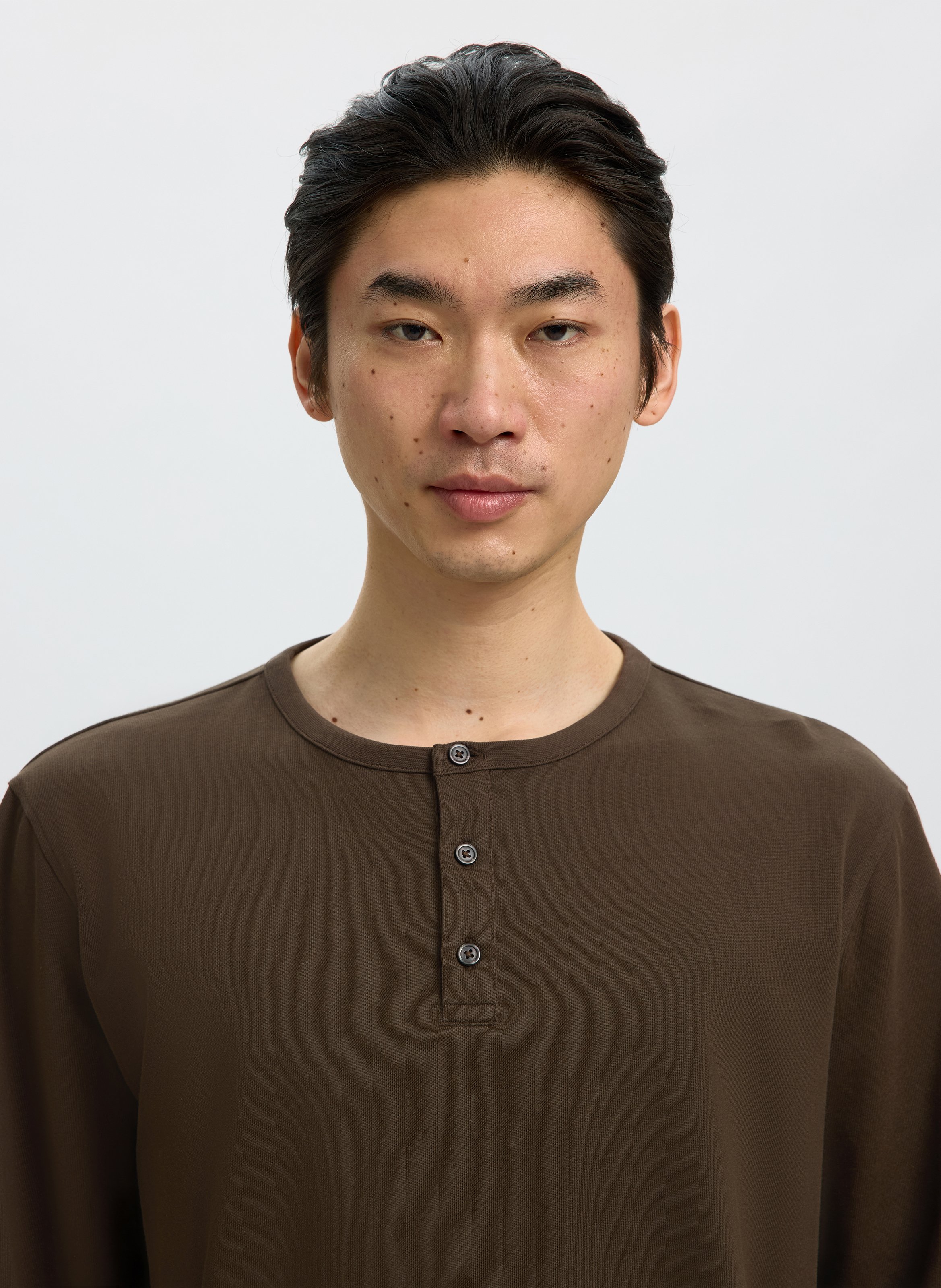 Tee-shirt col rond boutonné uni SELECTED Marron