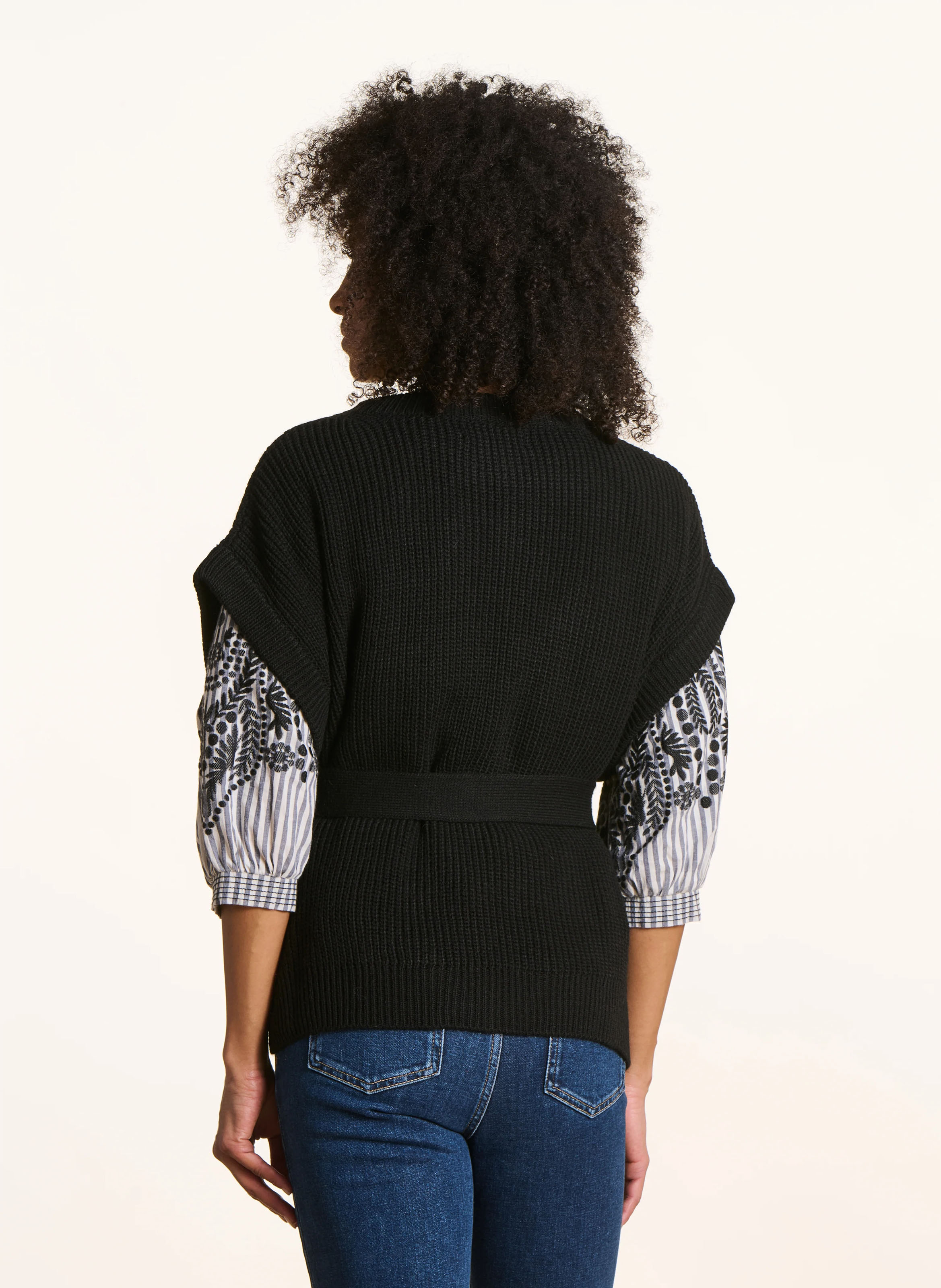 Strickjacke mit Rundhalsausschnitt LA FEE MARABOUTEE Schwarz