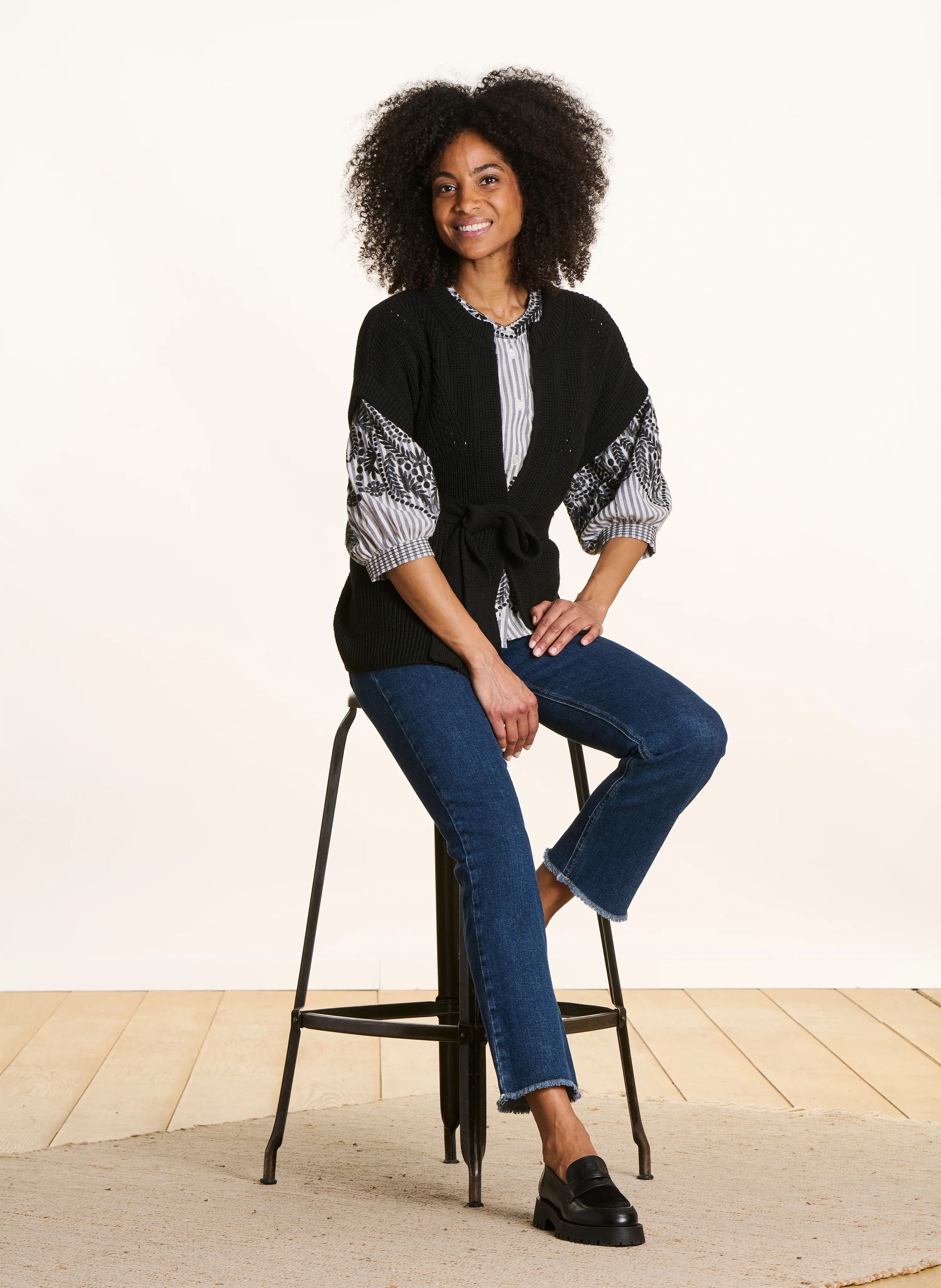 Strickjacke mit Rundhalsausschnitt LA FEE MARABOUTEE Schwarz