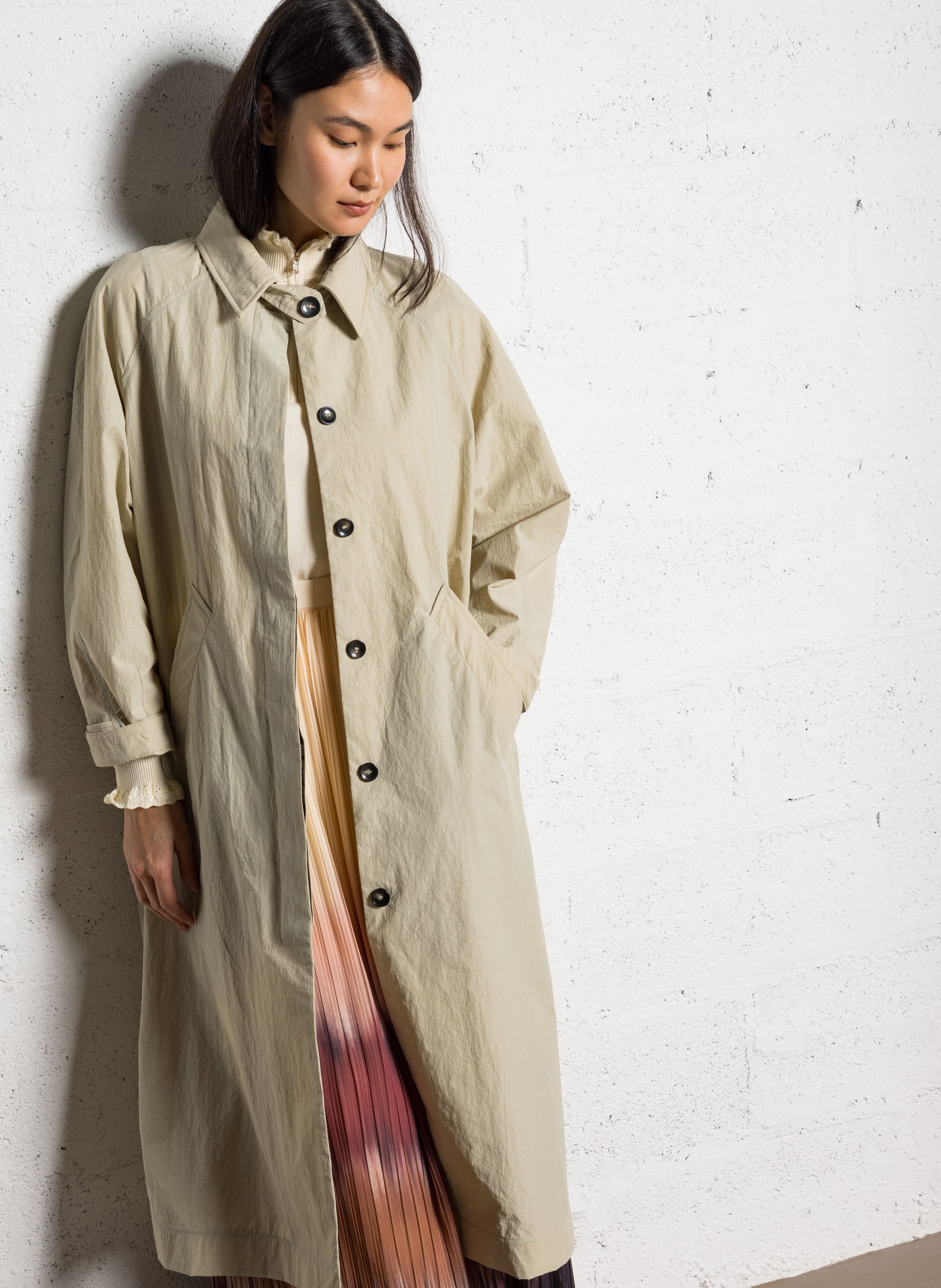 Ruime mantel met klassieke kraag van wol BELLEPIECE Grijs