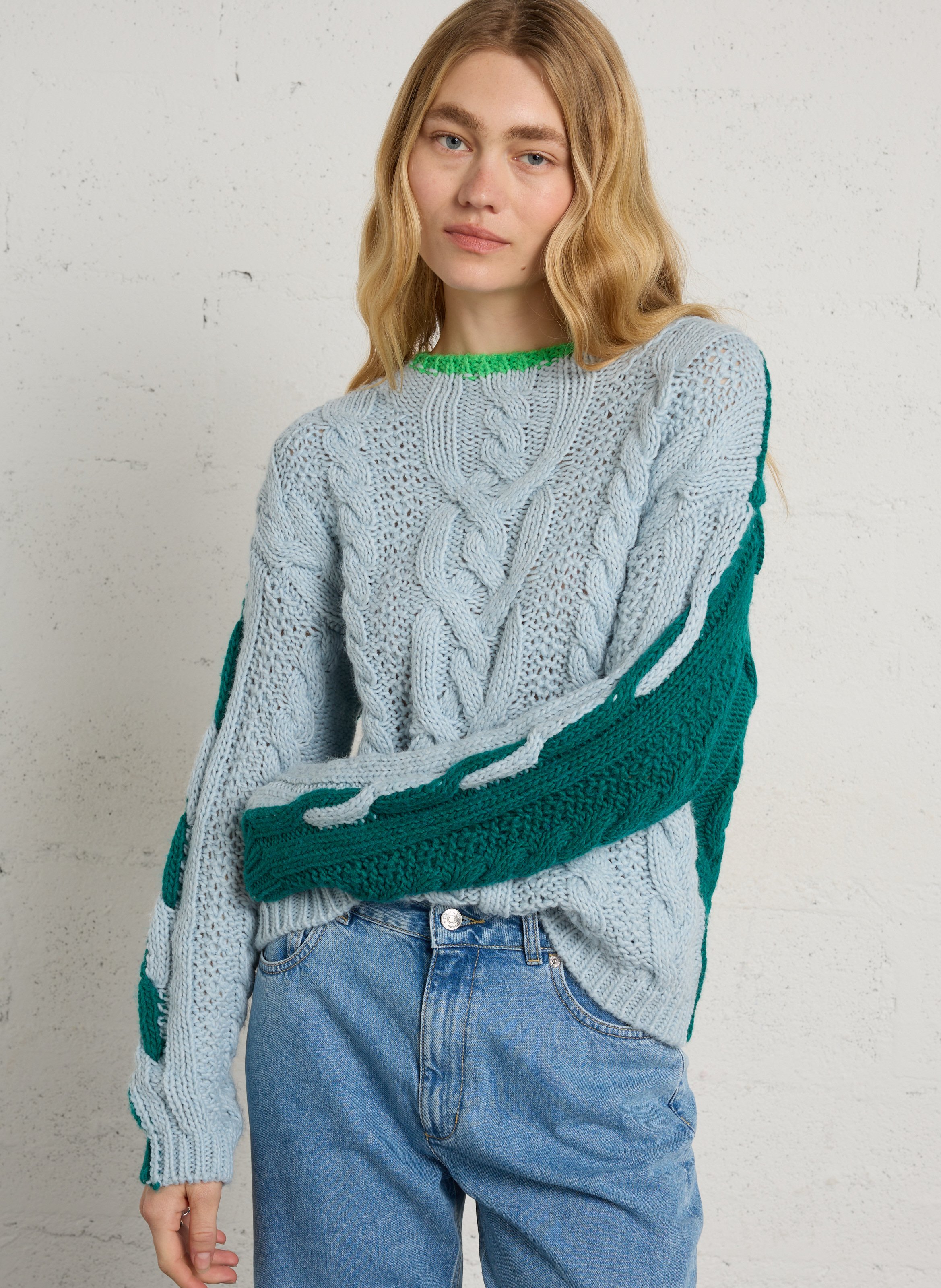 Gerade geschnittene zweifarbige Strickhose DR BLOOM