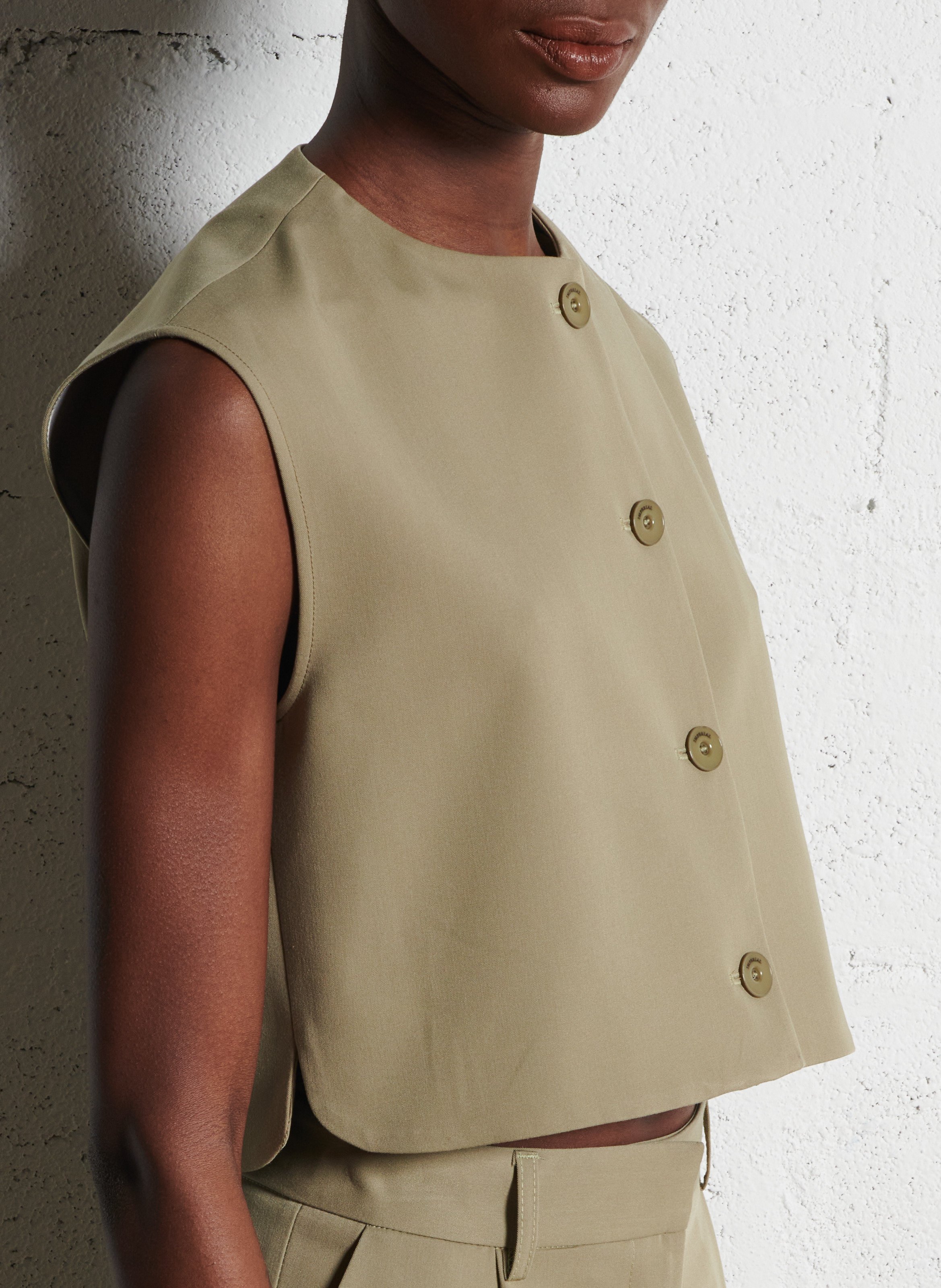 Round neck tailored vest IMPERIAL Khaki