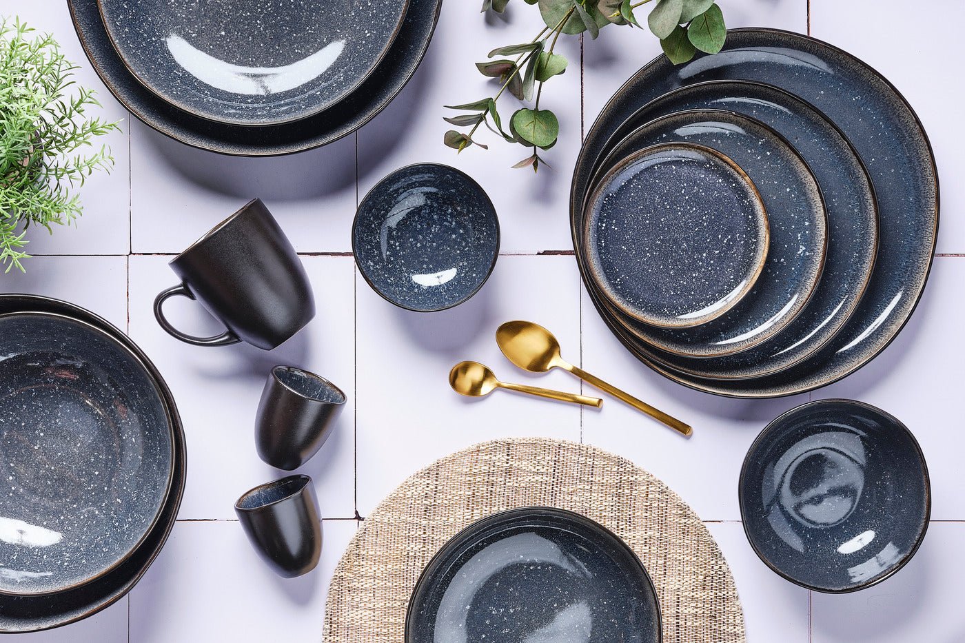 Service les essentiels iris - 18 pièces - bleu nuit BJORN Bleu