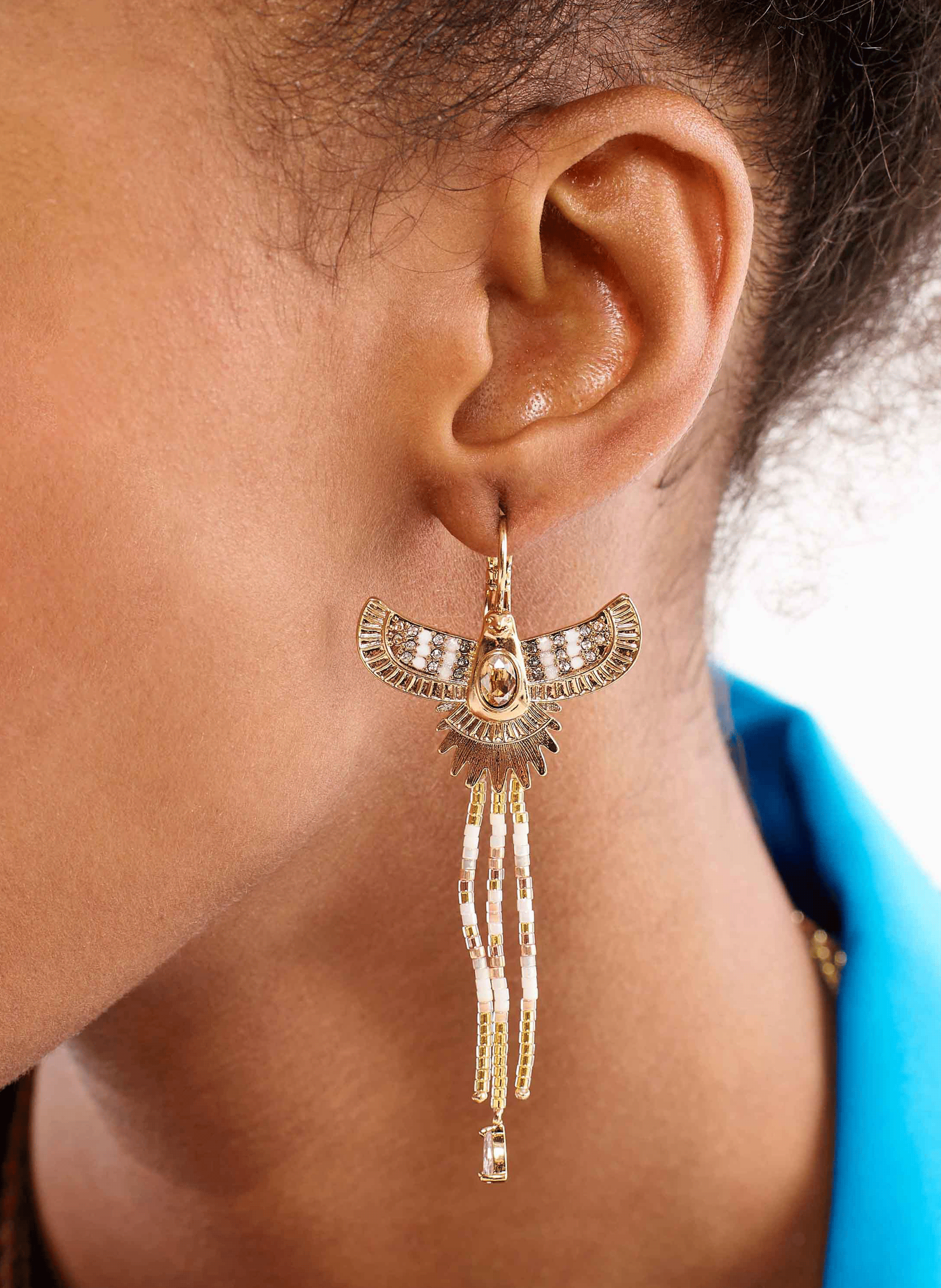 Earrings with central cabochon and pearl chains HIPANEMA White