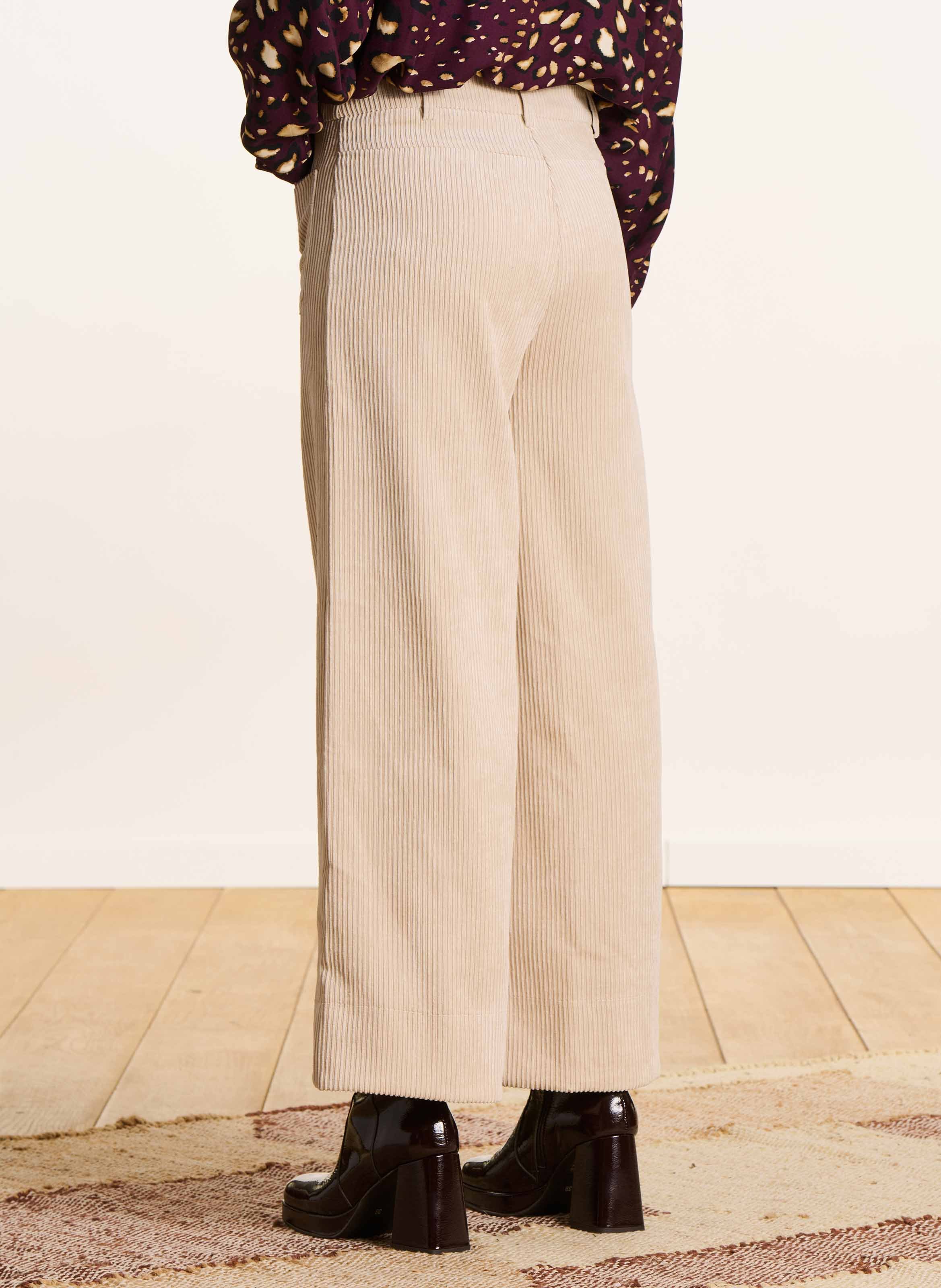 Pantalon cropped en velours côtelé  LA FEE MARABOUTEE Gris