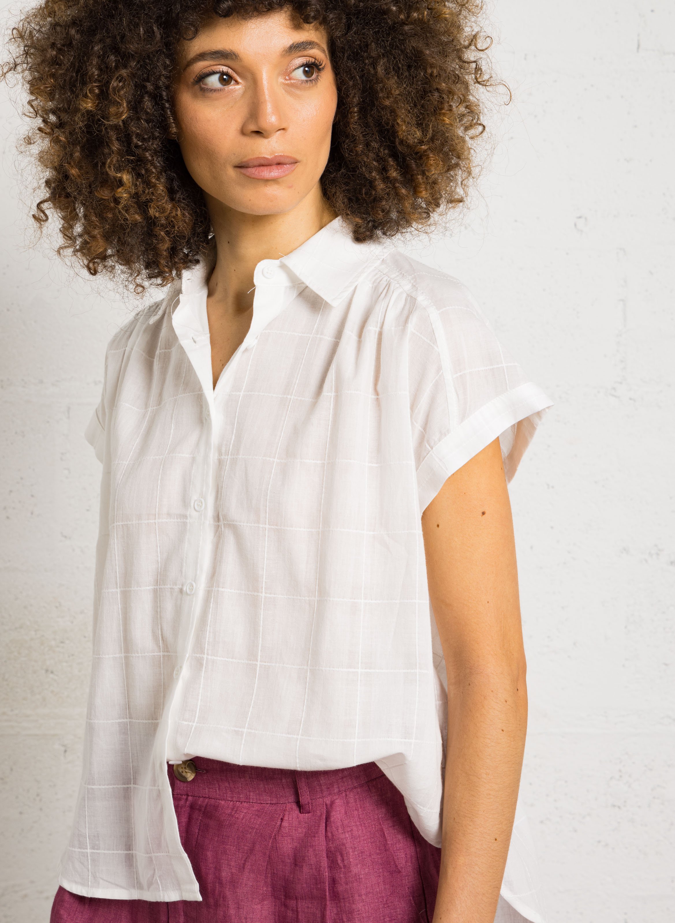 Weites Hemd mit besticktem Karomuster aus Baumwolle SEE U SOON Weiss