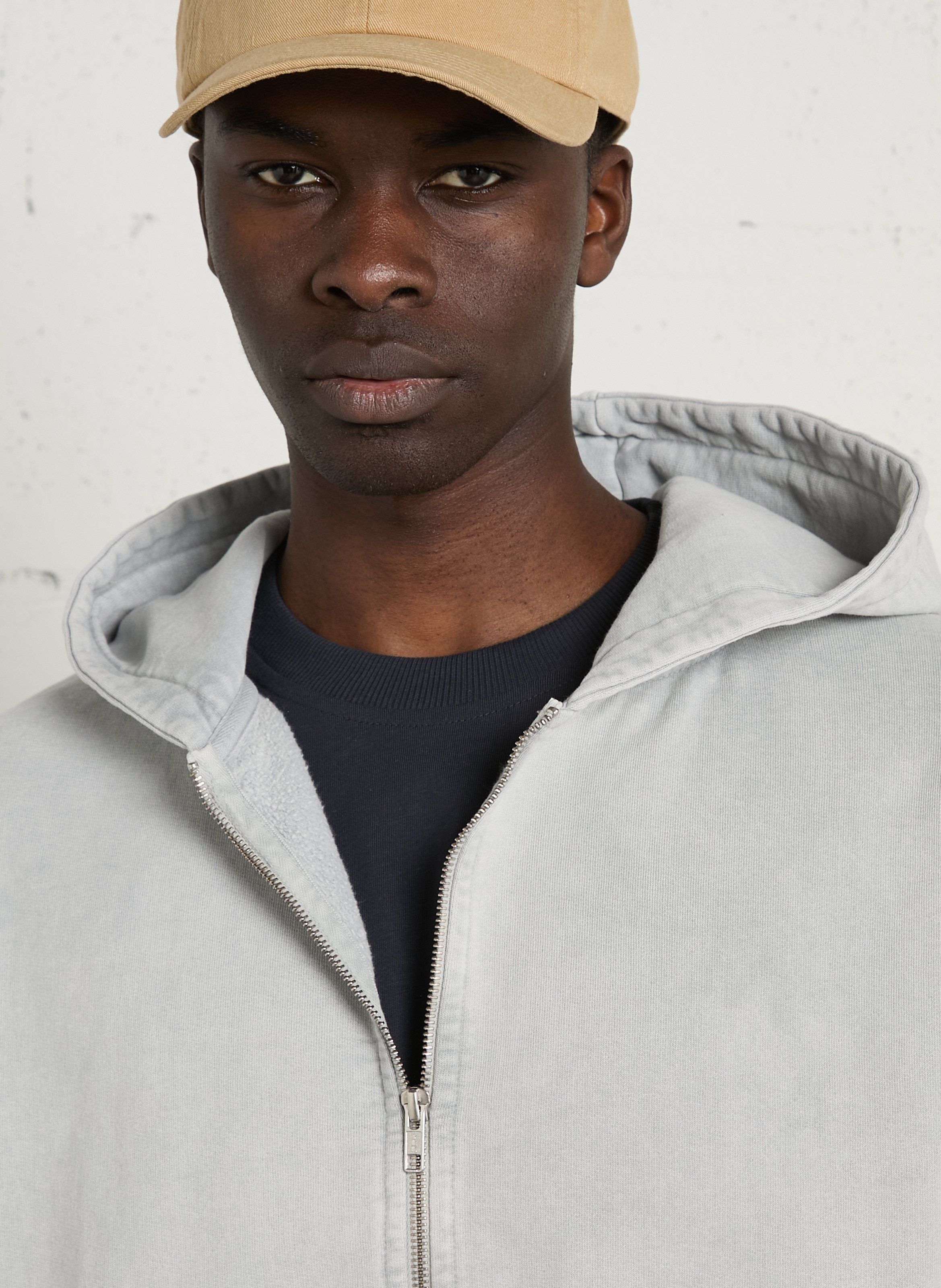 Baumwoll-Sweatshirt mit Reißverschluss und Kapuze COLORFUL STANDARD Grau