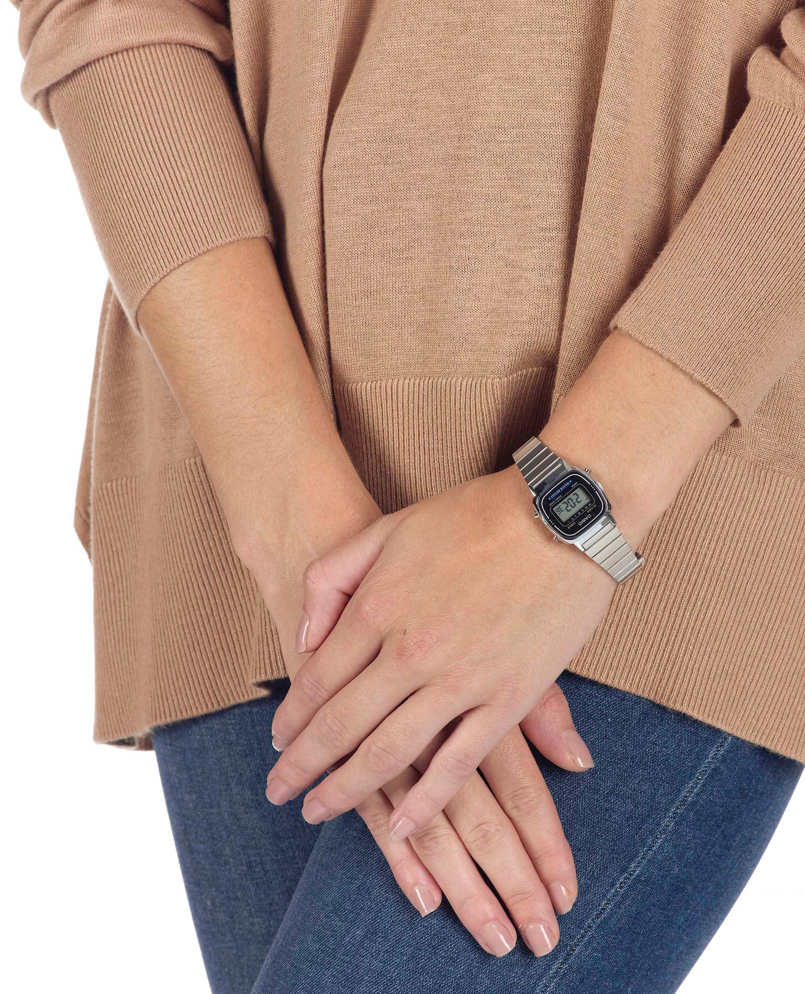 Montre En Acier Argenté Acier Noir Casio Vintage - Donna | Place des  Tendances