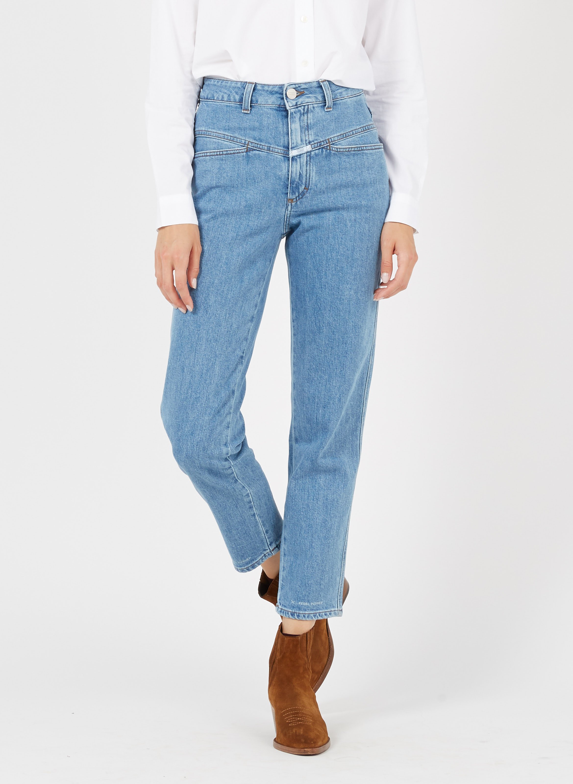 closed pedal pusher jeans